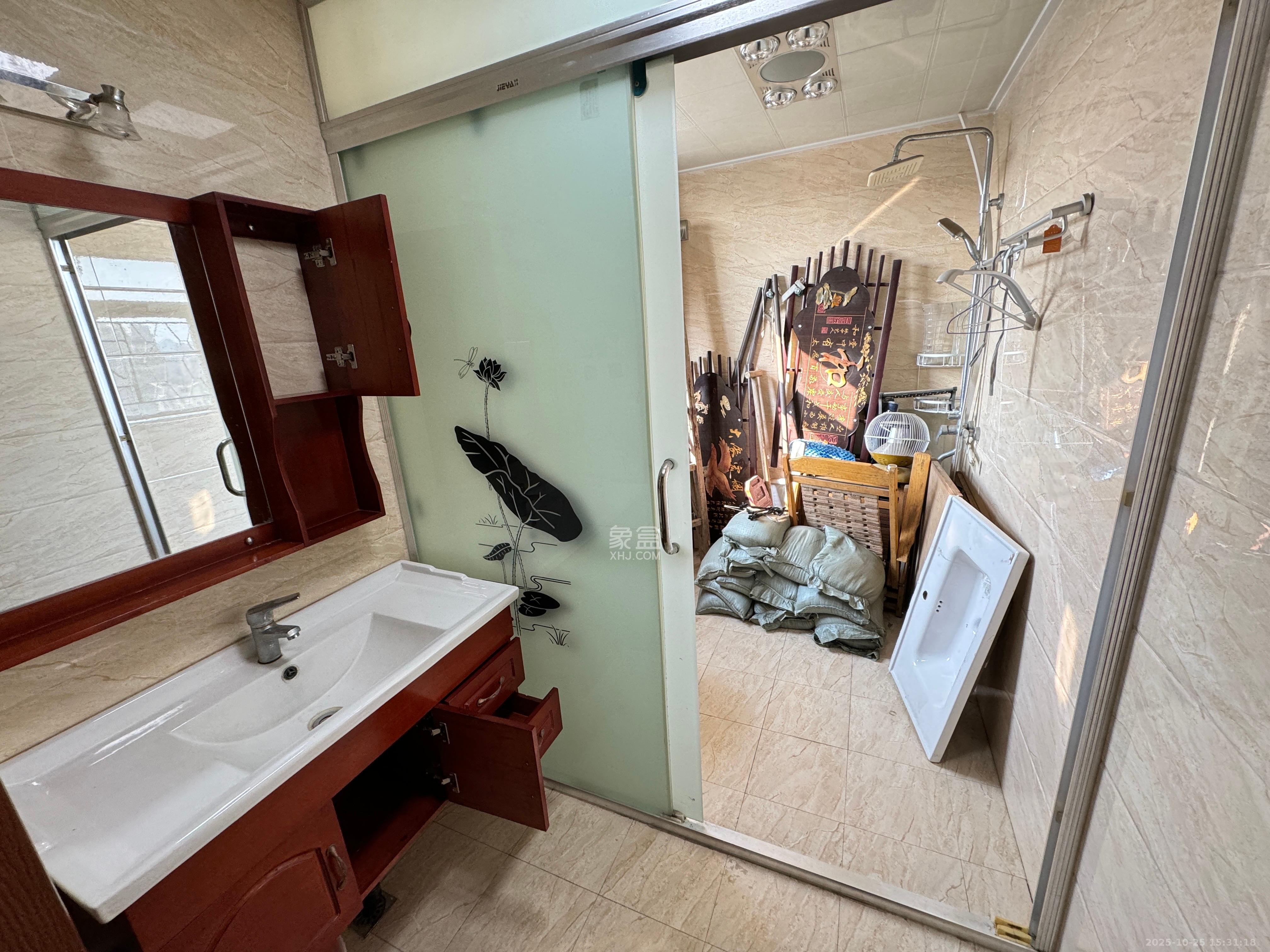 美林银谷  3室2厅2卫    3000.0元/月室内图