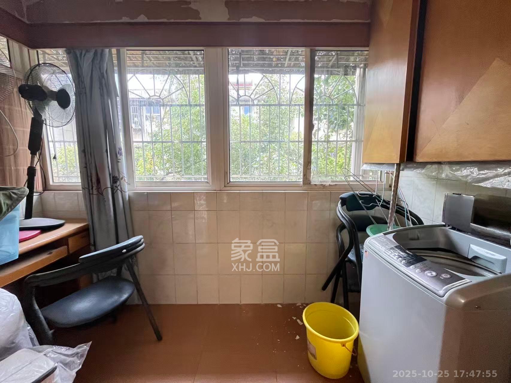 动力南苑  2室1厅1卫    1600.0元/月 动力南苑  2室1厅1卫    1600.0元/月室内图