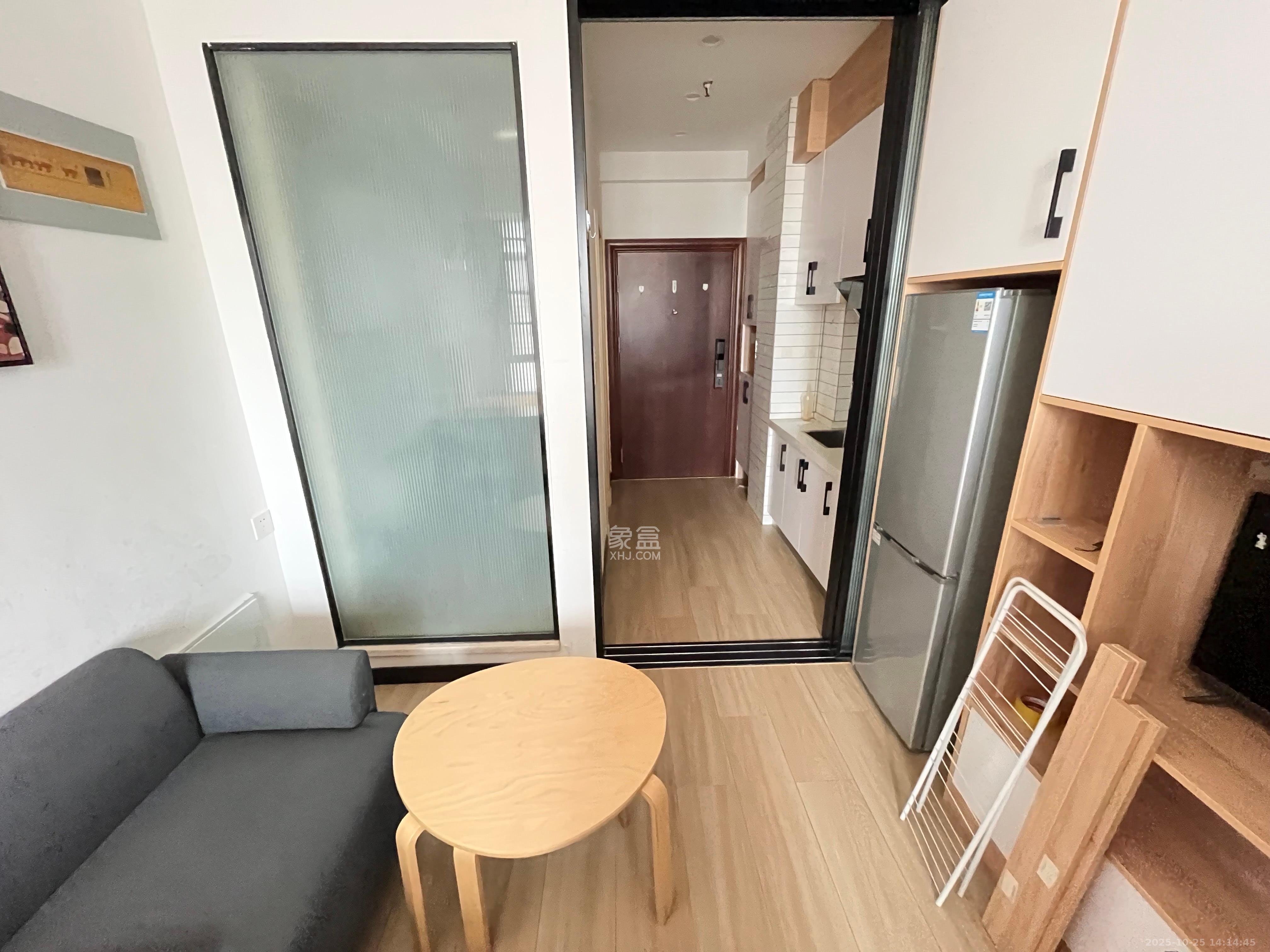 长沙高铁吾悦广场 1室1厅1卫 1500.0元/月 长沙高铁吾悦广场 1室1厅1卫 1500.0元/月室内图