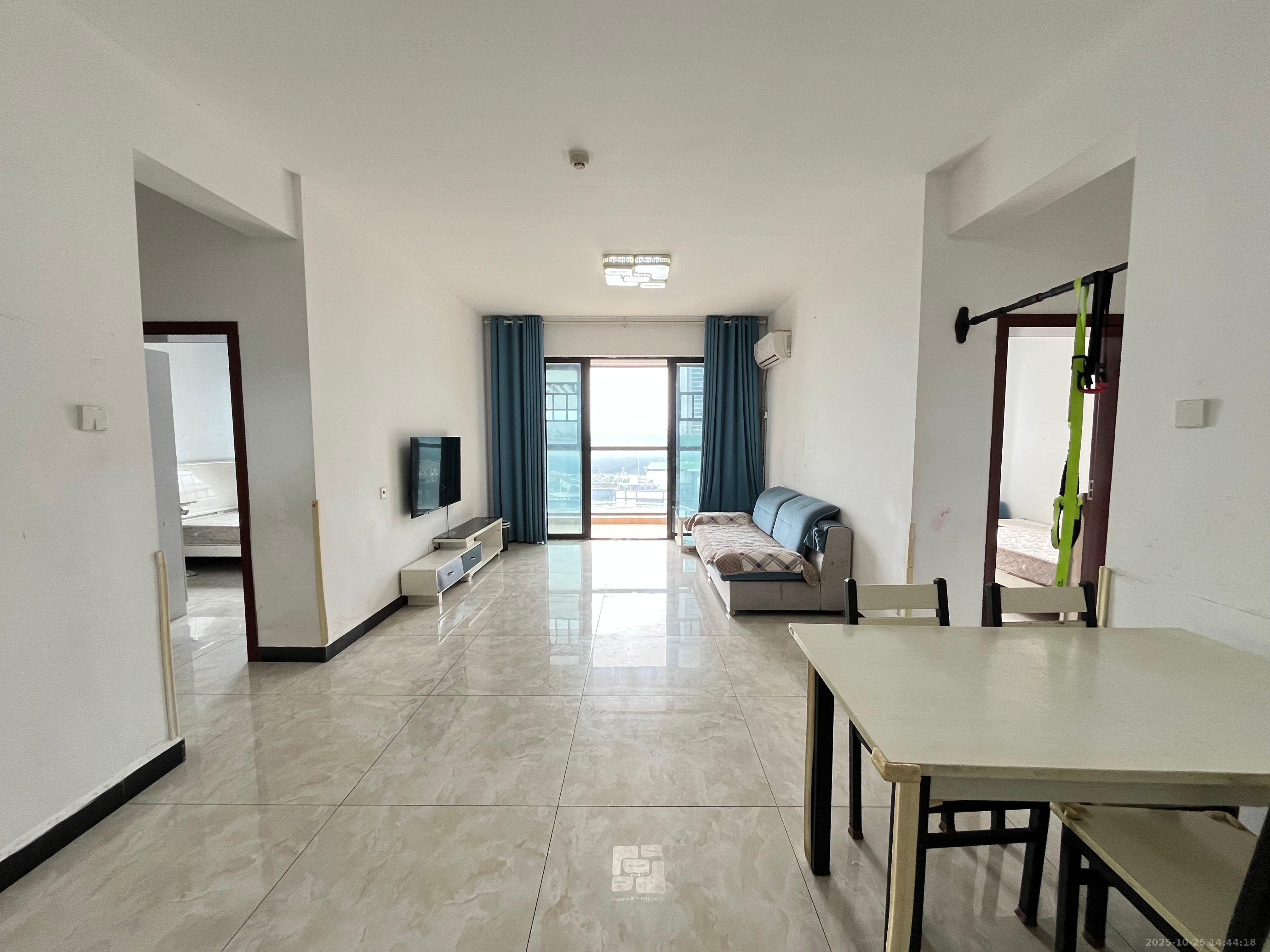 世茂外滩里(世茂铂翠湾三期) 3室2厅1卫 2800.0元/月 世茂外滩里(世茂铂翠湾三期) 3室2厅1卫 2800.0元/月室内图