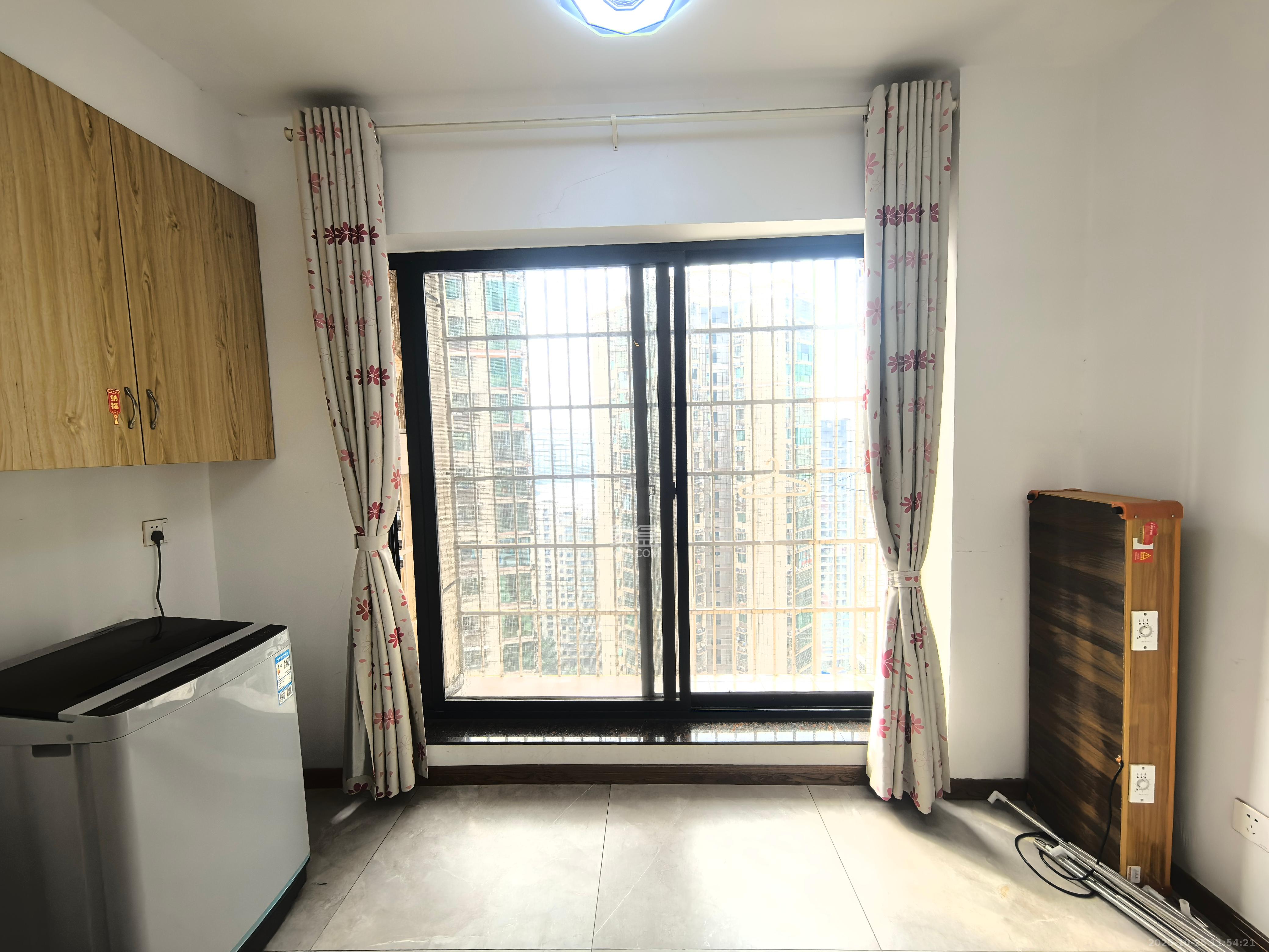 胜家雅苑  3室2厅1卫    2800.0元/月室内图