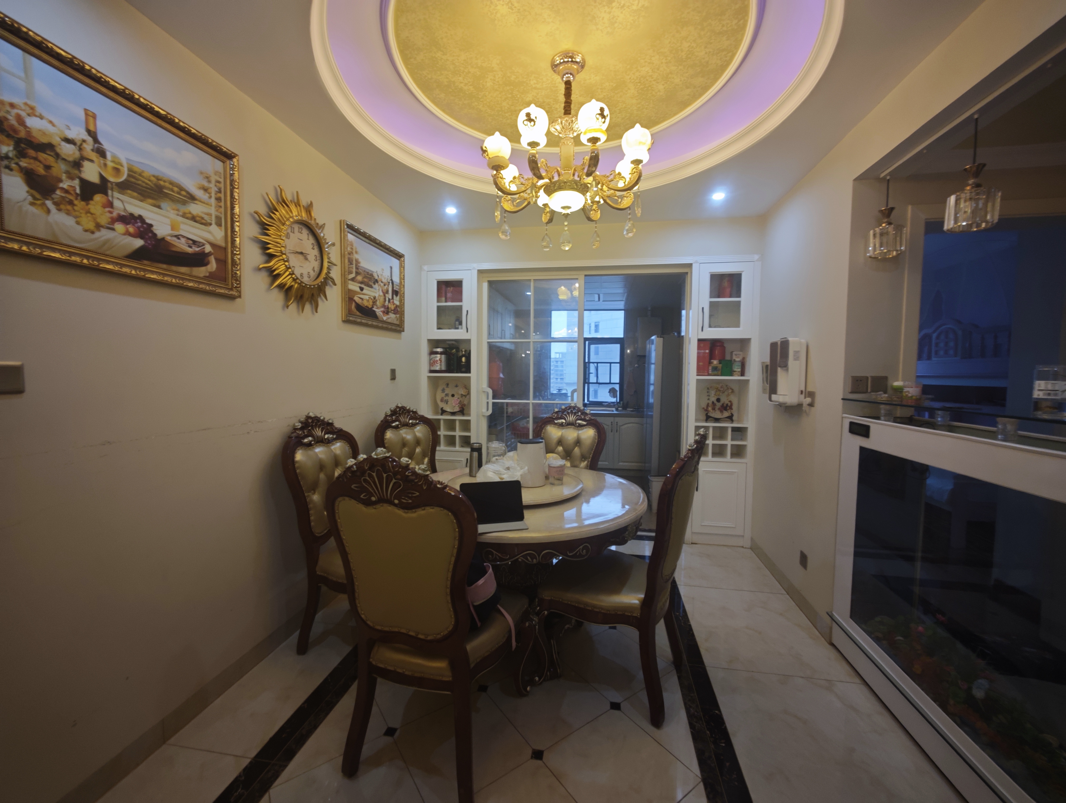 五江碧桂园城市广场  4室2厅2卫    99.8万客厅