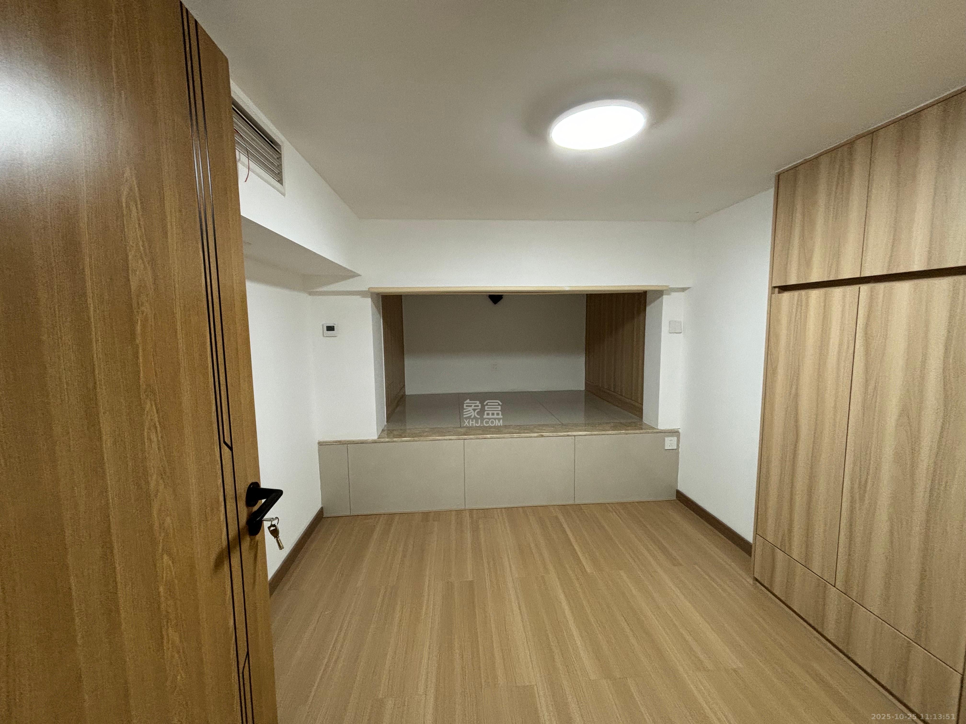 正荣梅溪紫阙台  2室1厅1卫    2300.0元/月室内图