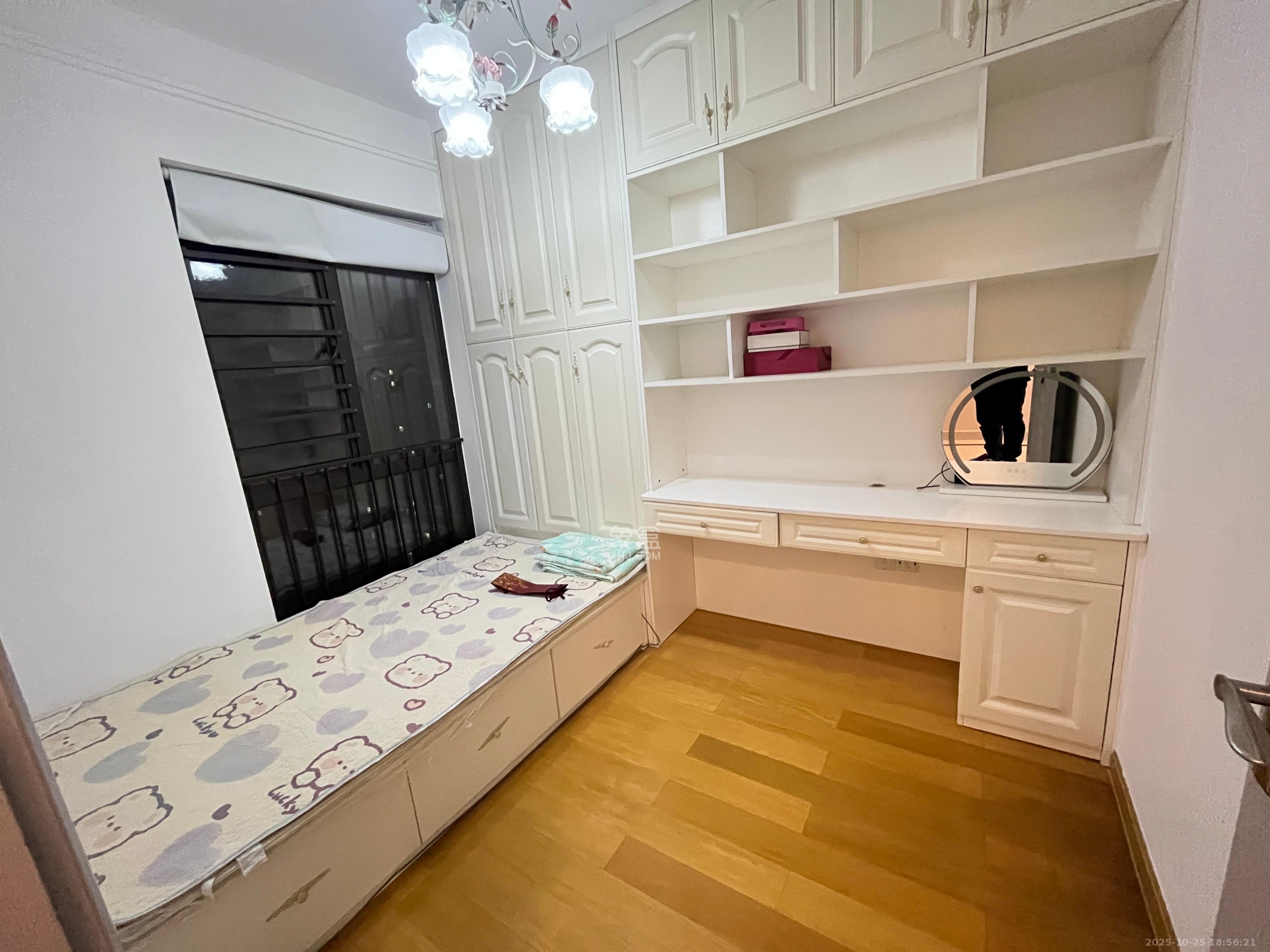 中海国际三期  3室2厅1卫    2500.0元/月室内图