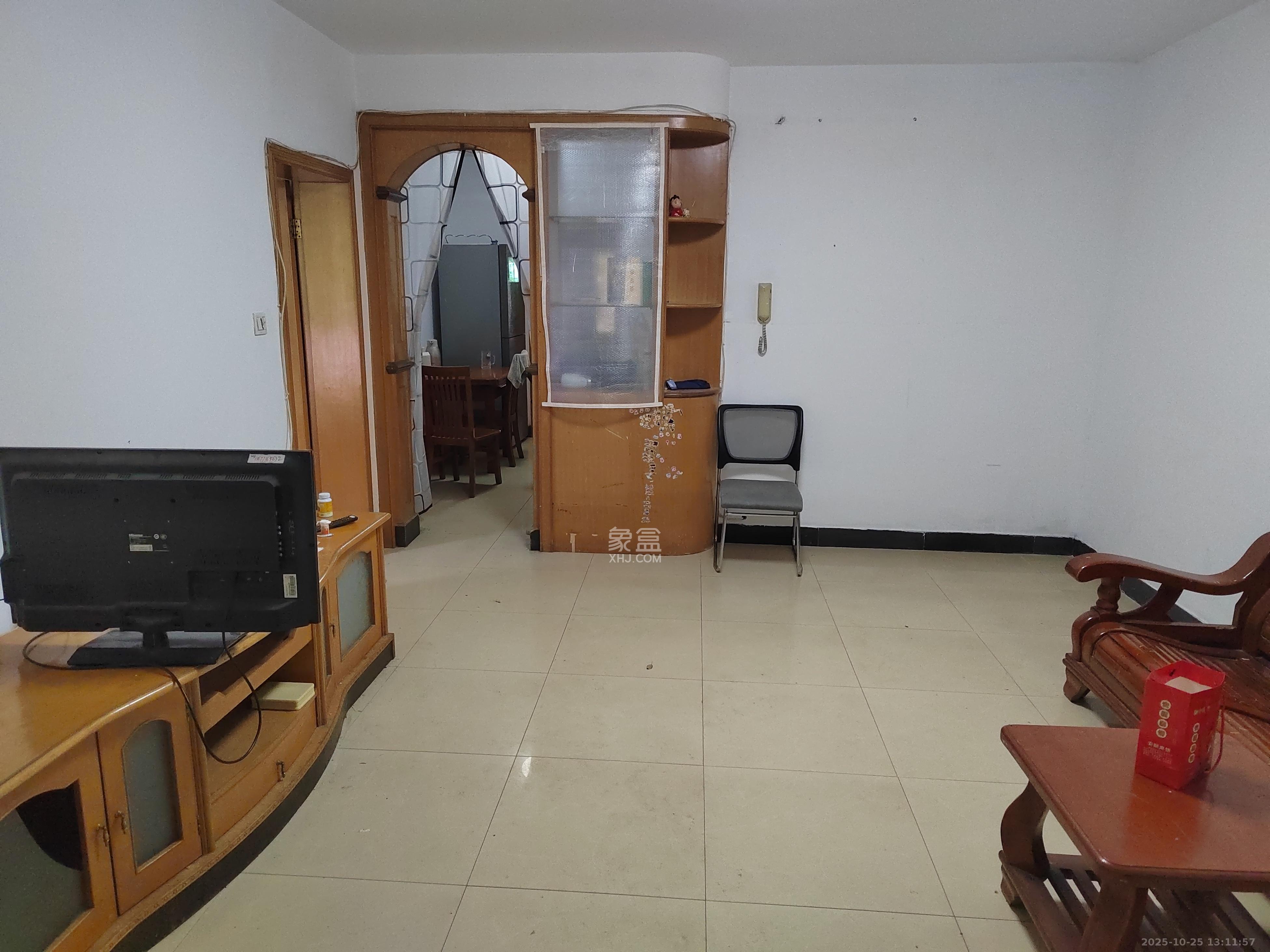 仁和家园  1室2厅1卫    1400.0元/月室内图