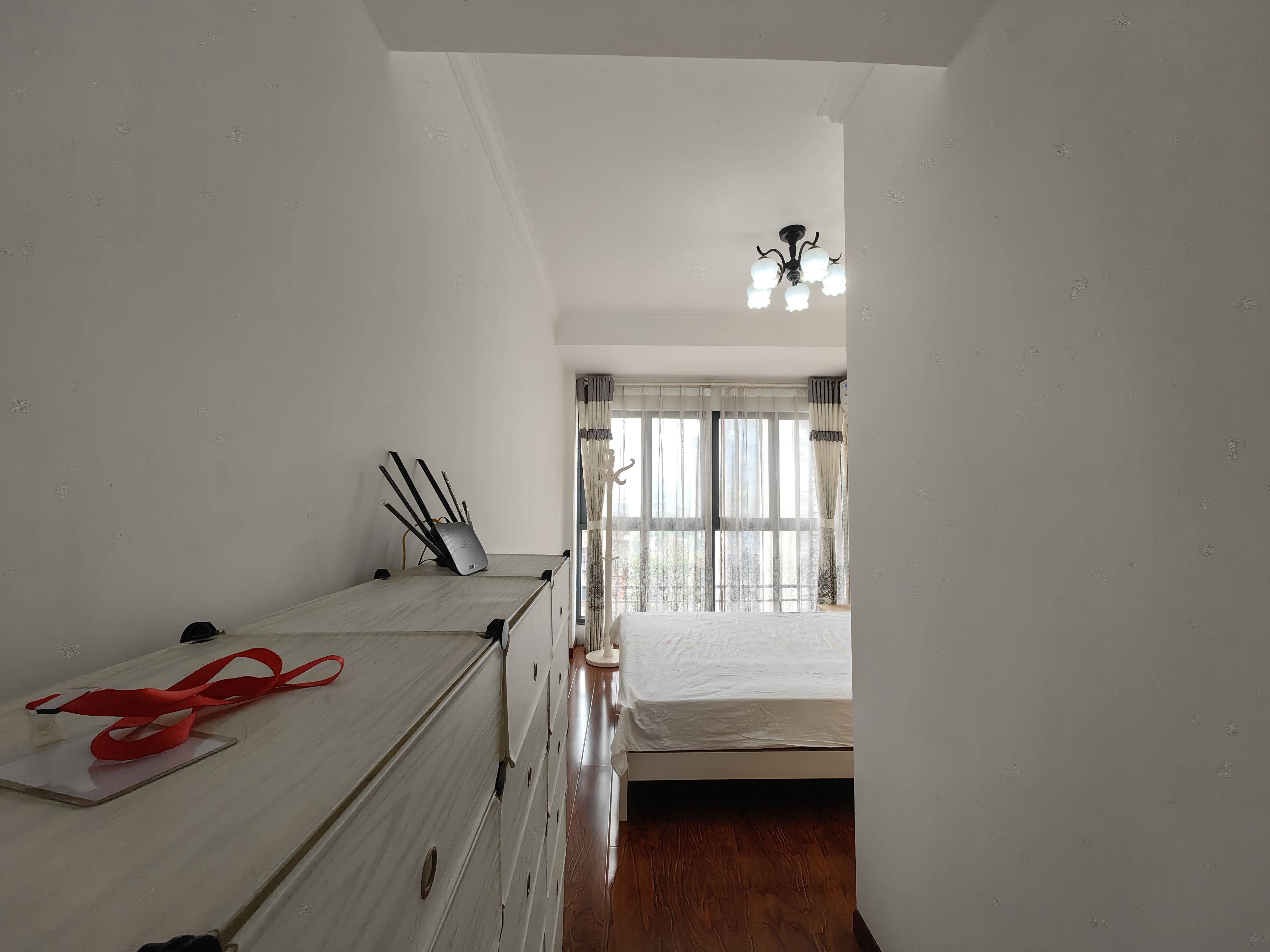 锦绣边城  4室2厅2卫    75.0万客厅