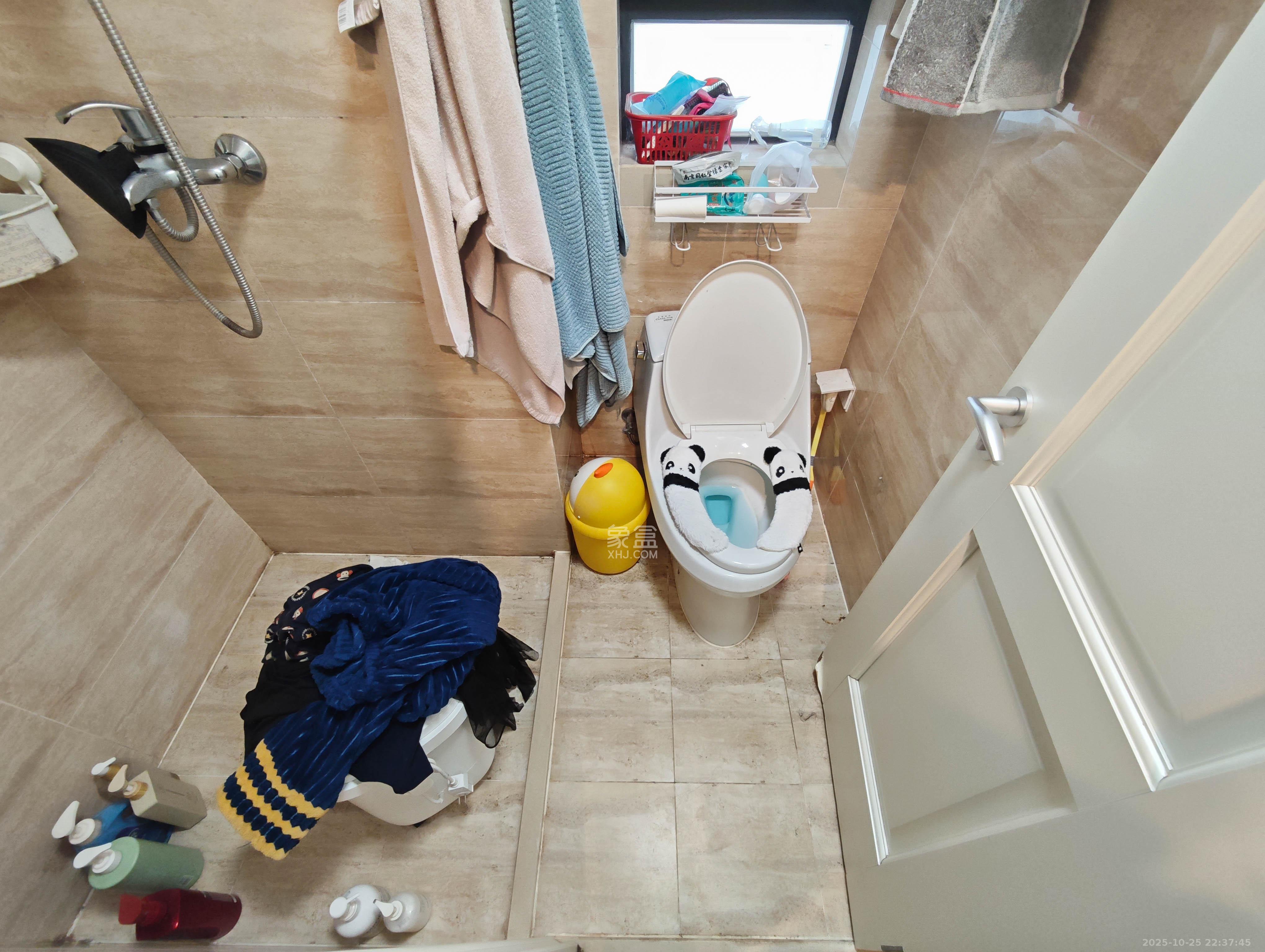 万科魅力之城观澜里  3室2厅2卫    109.0万卫生间