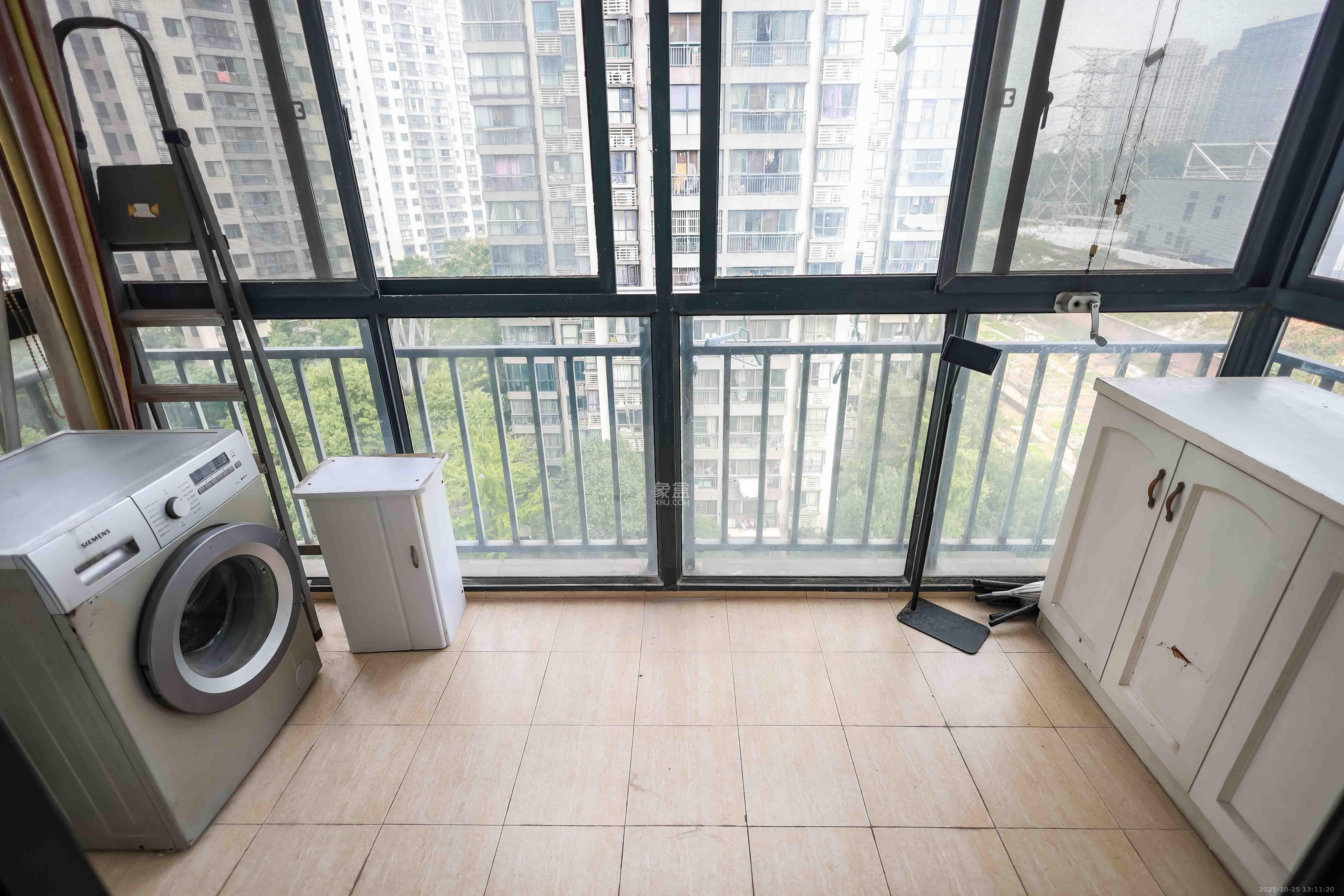 莱茵城  3室2厅2卫    85.0万阳台