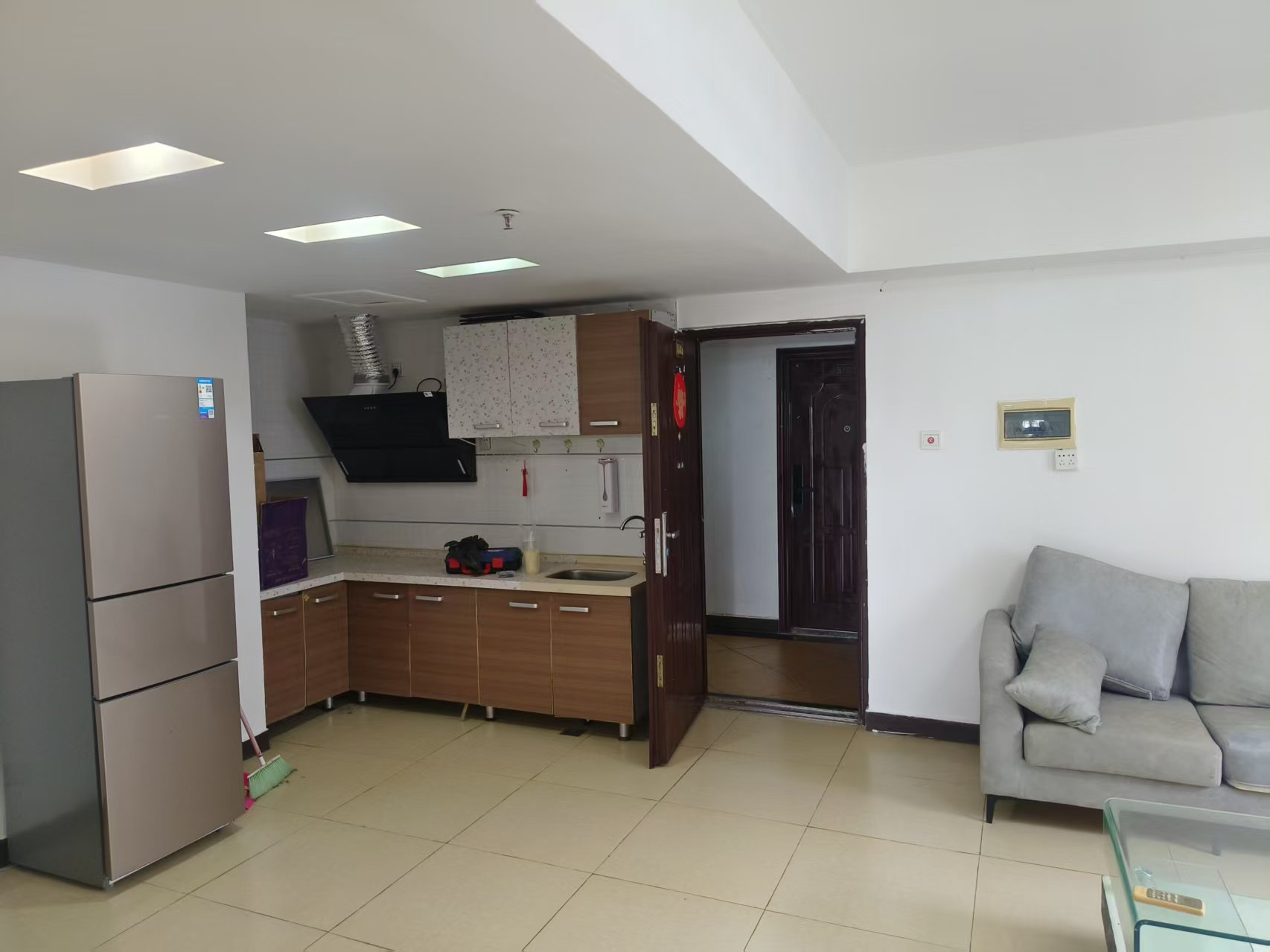 帝国大厦 1室2厅1卫 83.8万 帝国大厦 1室2厅1卫 83.8万室内图