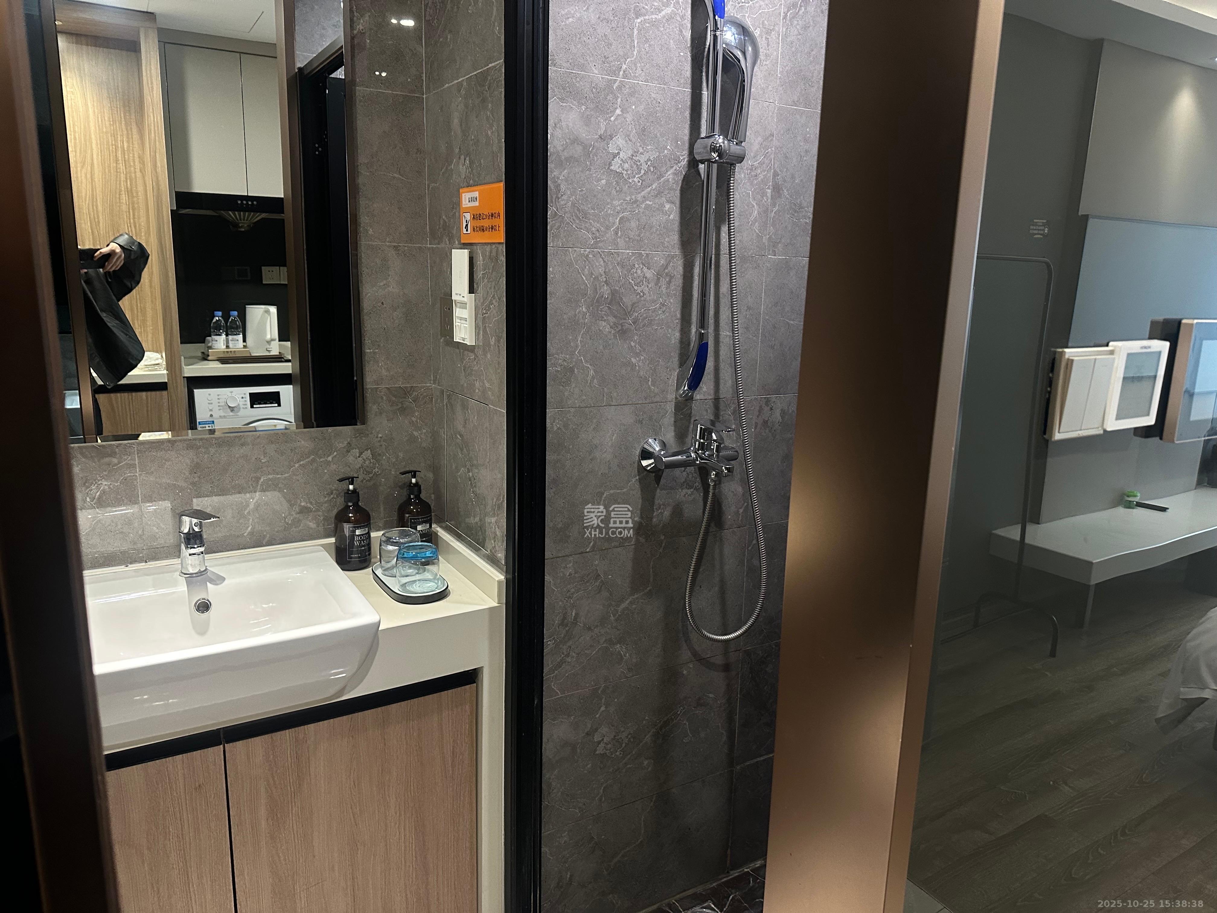 华远华时代 1室1厅1卫 2300.0元/月 华远华时代 1室1厅1卫 2300.0元/月室内图