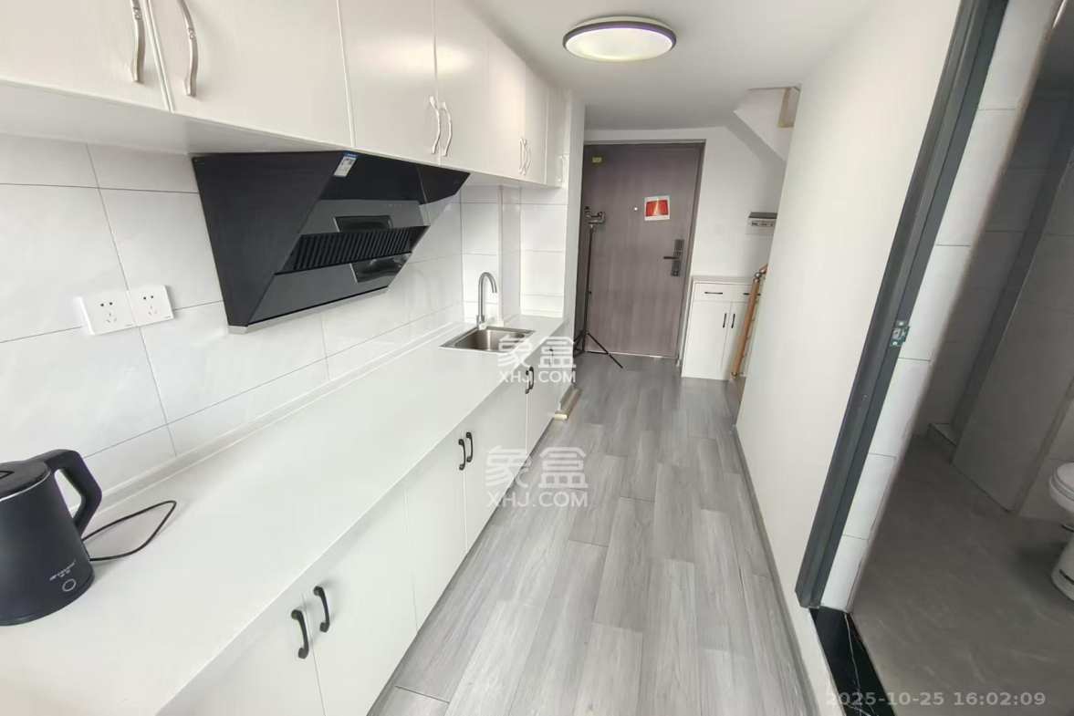 龙湖湘江星座(祺鑫星座公寓)  1室1厅1卫    1900.0元/月 龙湖湘江星座(祺鑫星座公寓)  1室1厅1卫    1900.0元/月室内图