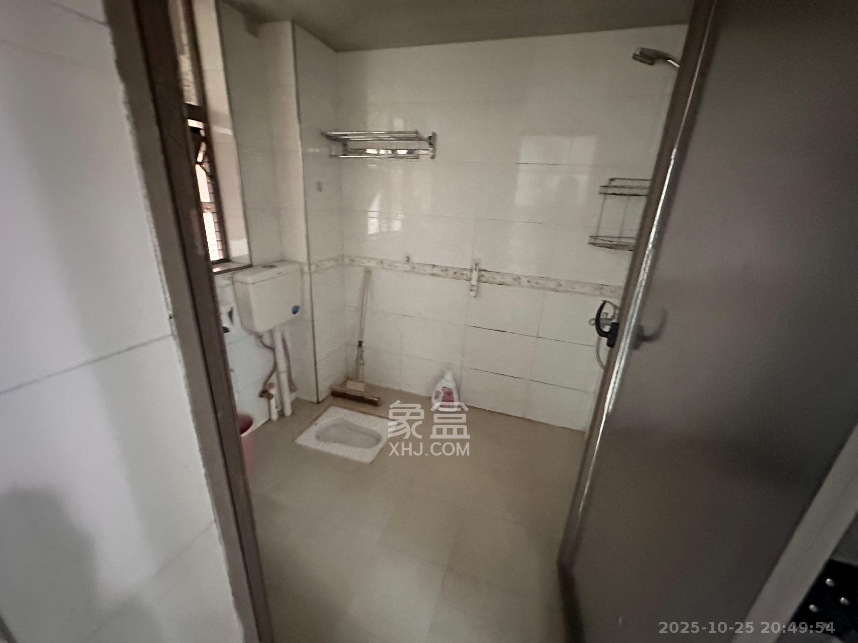 德庆水韵山城  2室1厅1卫    1700.0元/月室内图