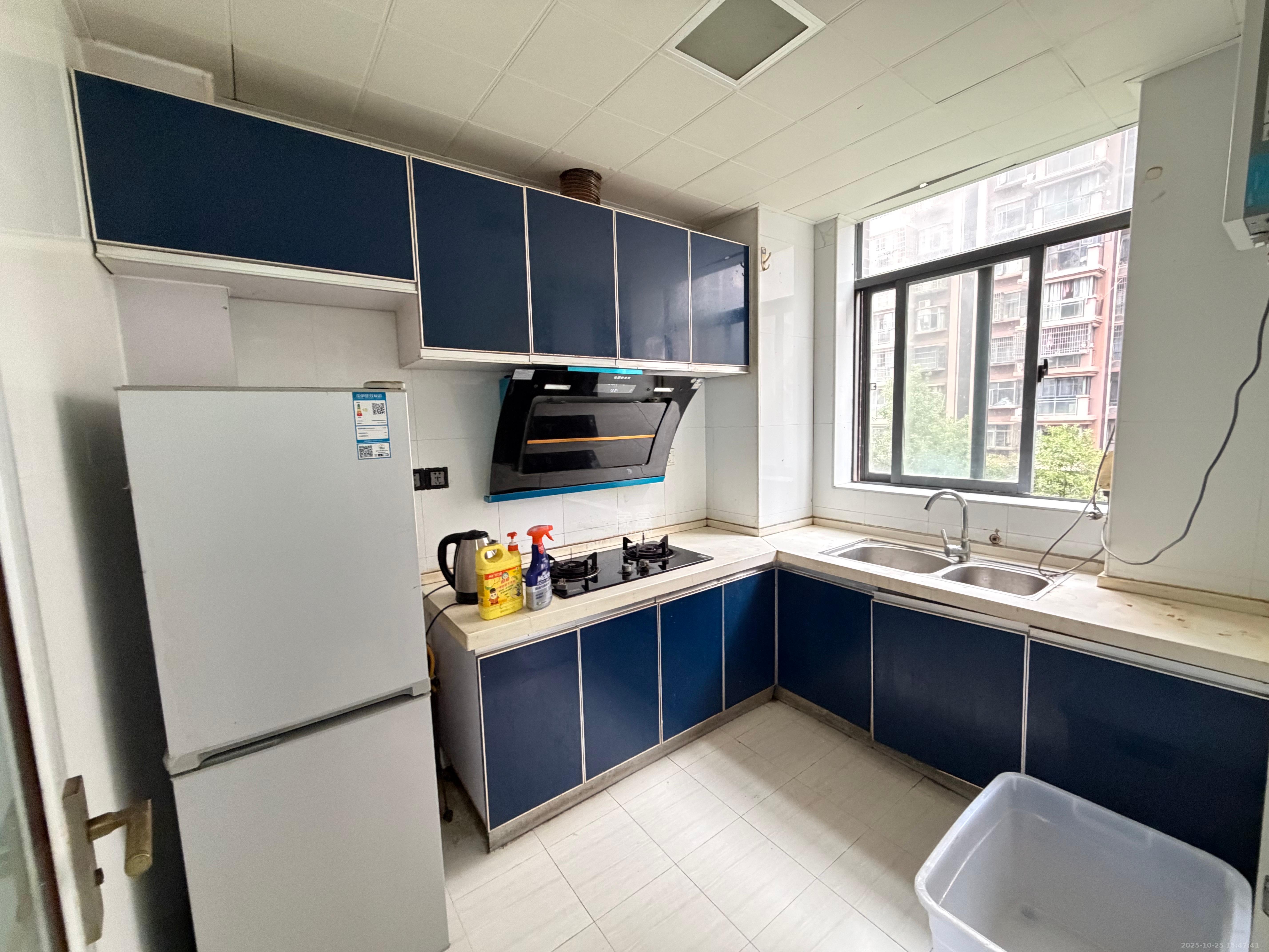 恒盛世家 5室1厅2卫 2200.0元/月 恒盛世家 5室1厅2卫 2200.0元/月室内图