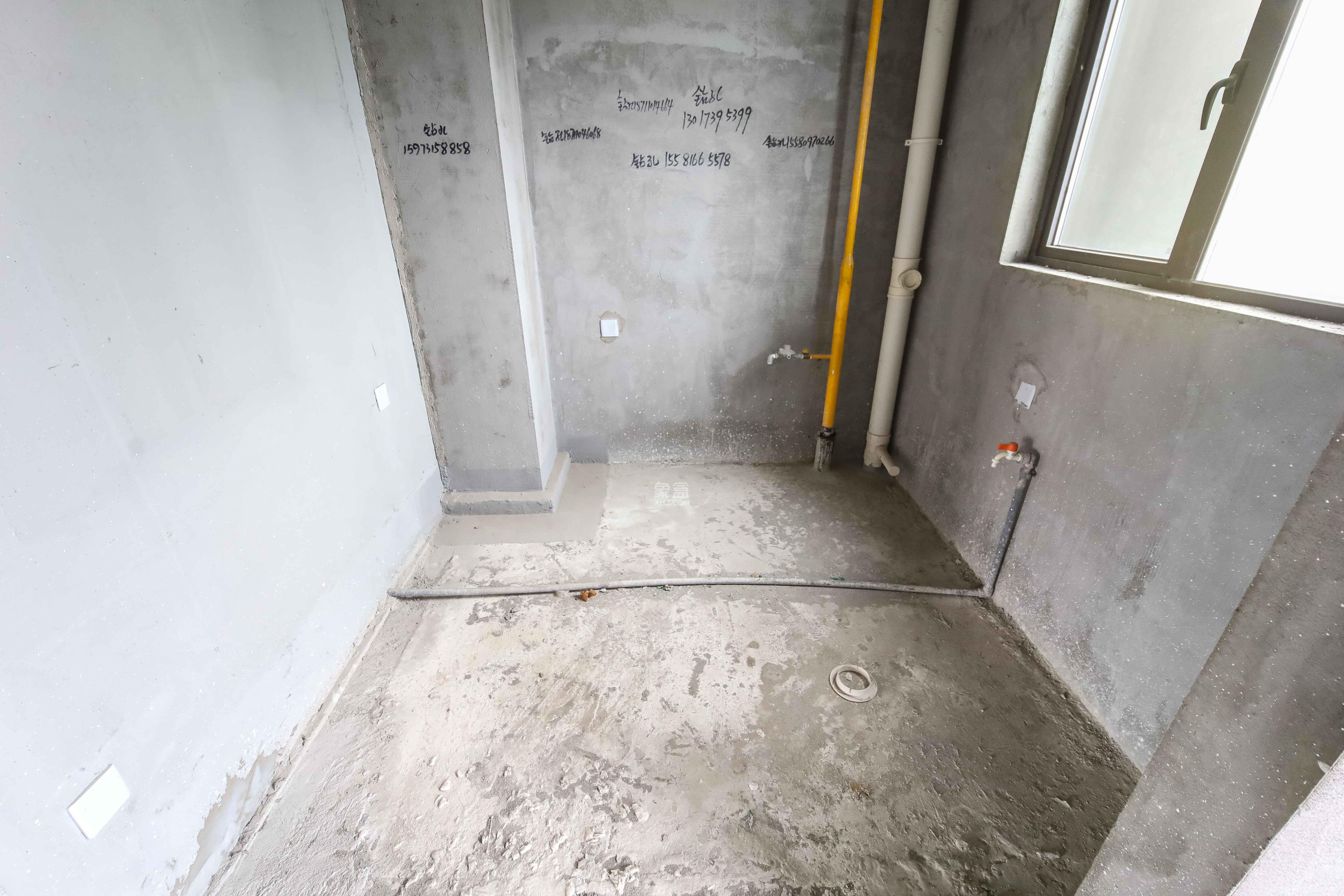 德奥悦东方  4室2厅2卫    158.0万厨房