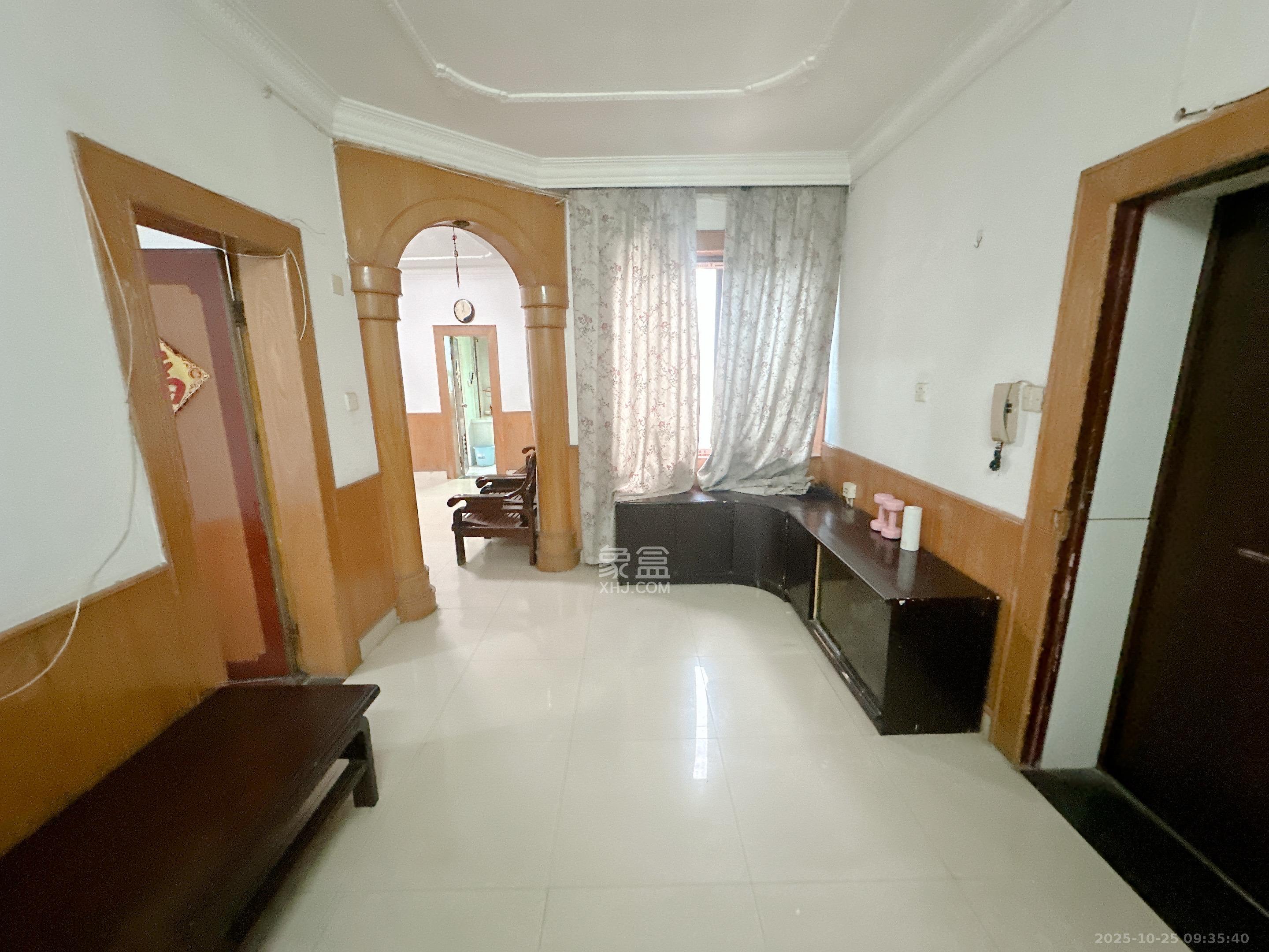 省粮食局宿舍北院  3室2厅1卫    2500.0元/月 省粮食局宿舍北院  3室2厅1卫    2500.0元/月室内图