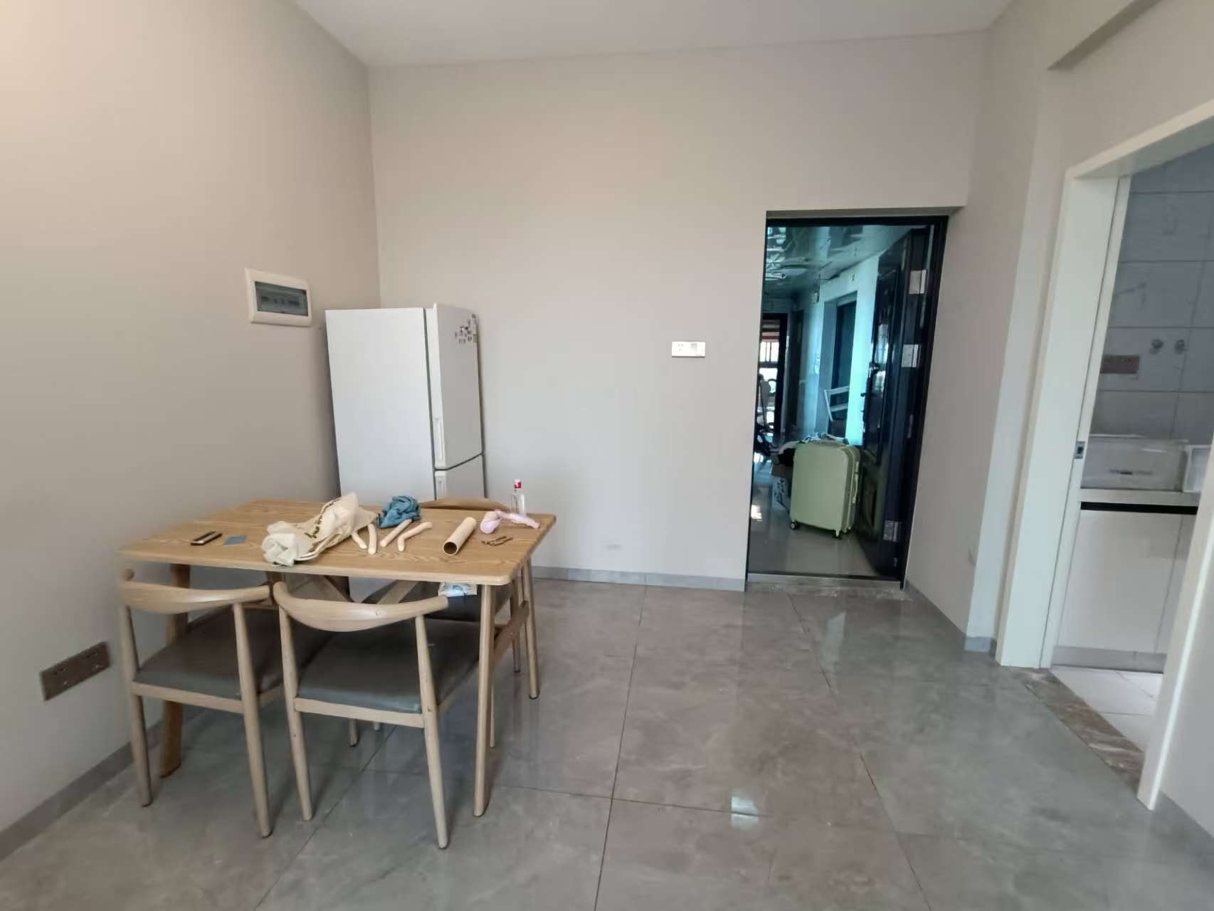 乾坤湖龙昆花园  1室1厅1卫    1900.0元/月室内图