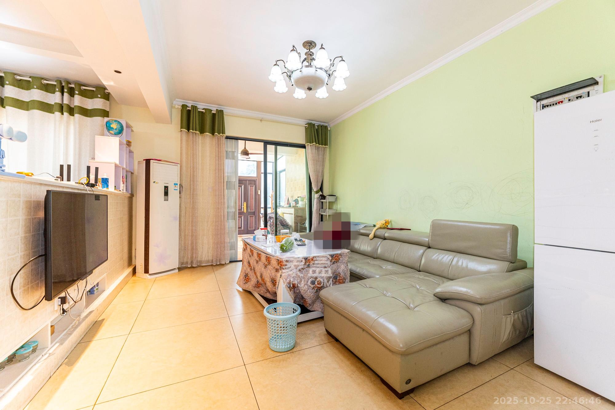 鹏基诺亚山林 4室2厅2卫 158.0万 鹏基诺亚山林 4室2厅2卫 158.0万客厅