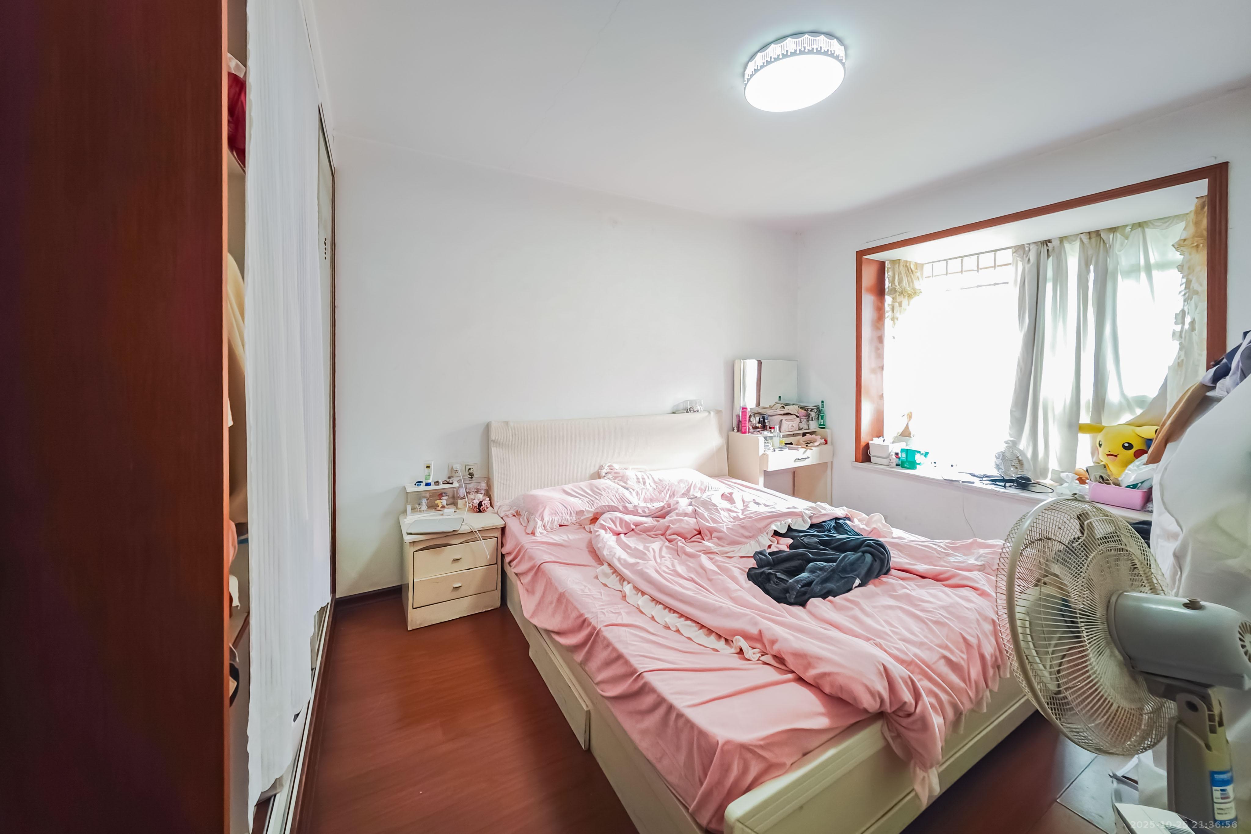 紫薇苑  2室2厅1卫    58.0万卧室