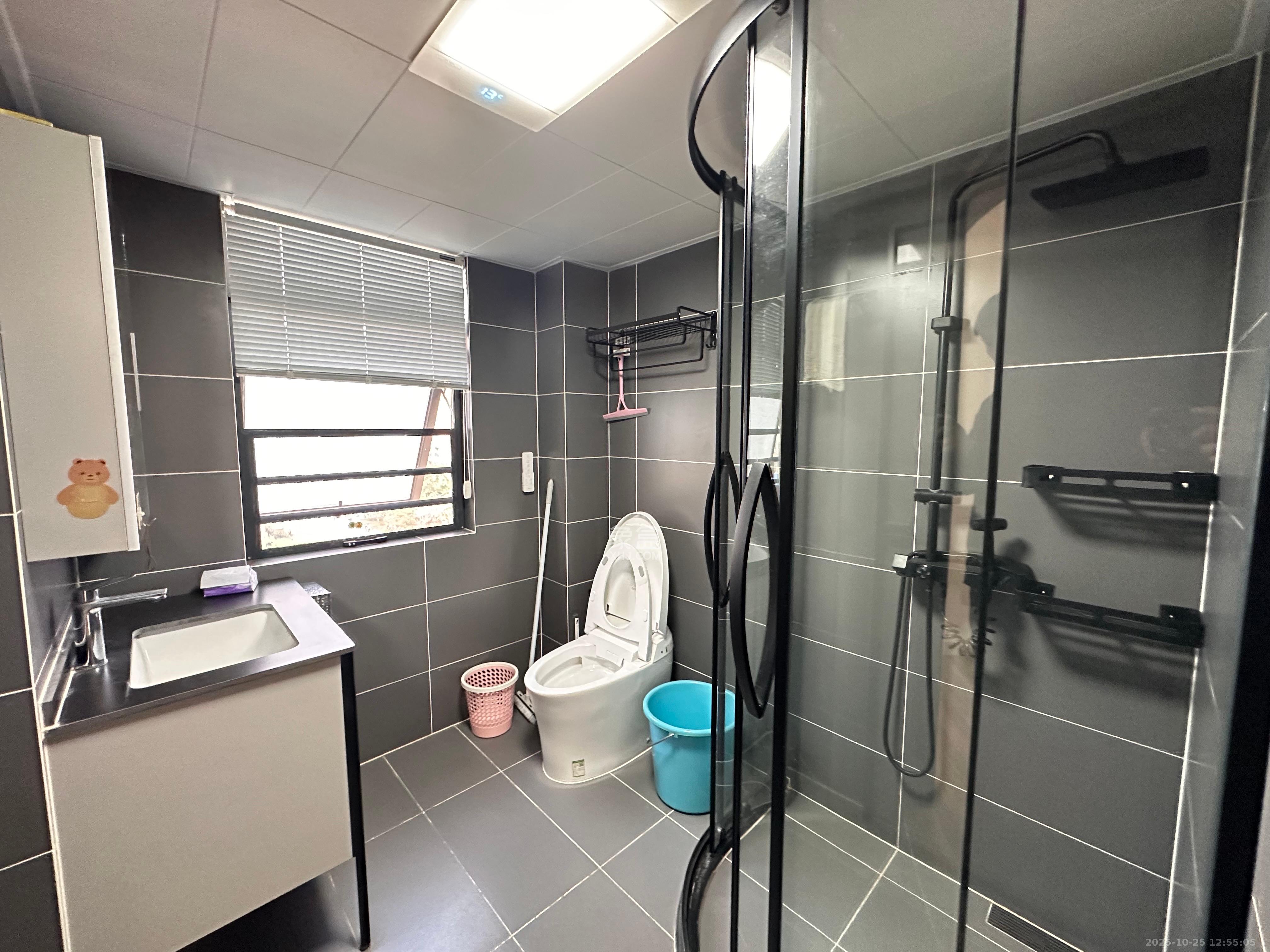 嘉雨兴园  3室2厅2卫    5600.0元/月室内图