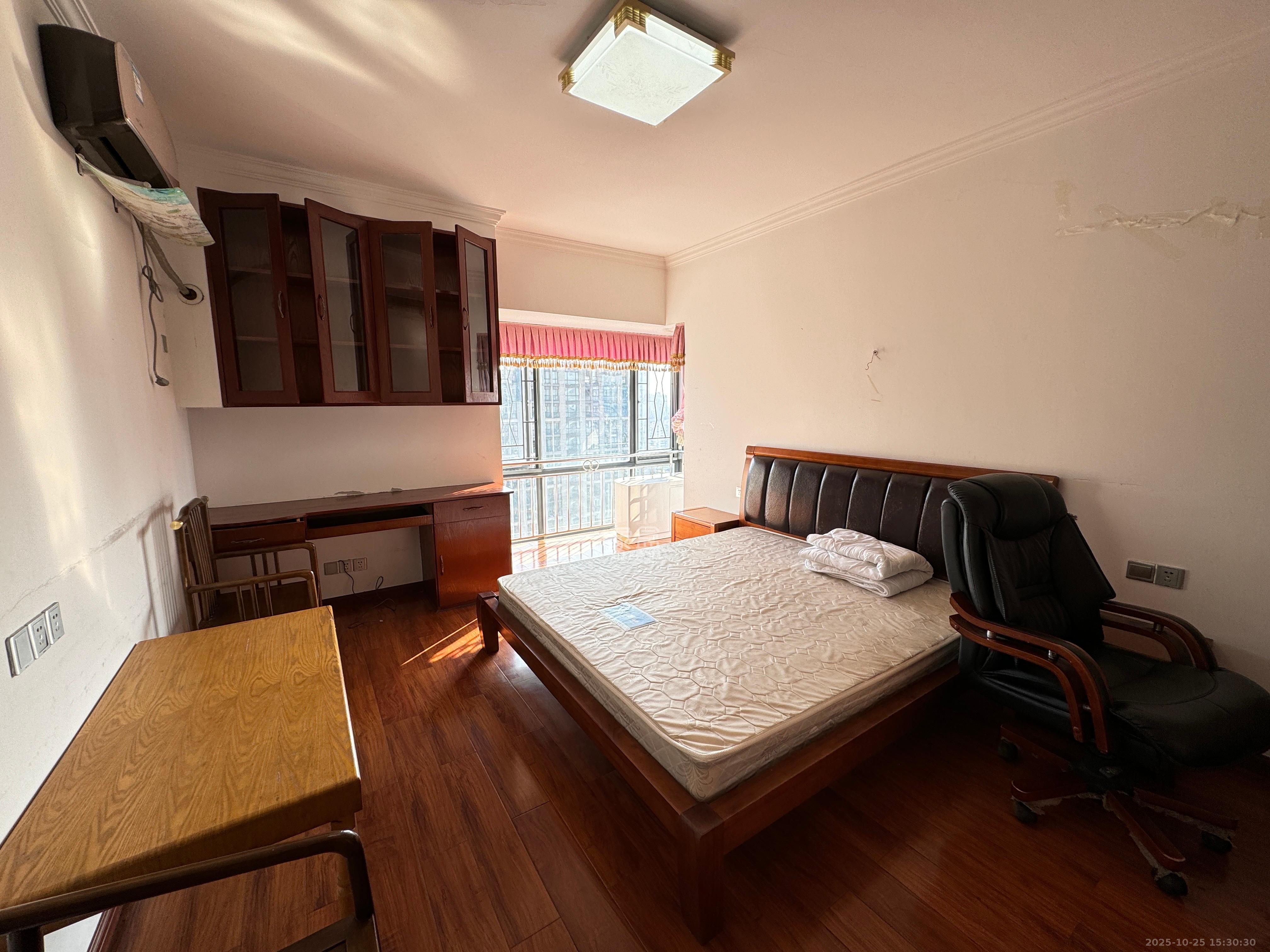 美林银谷  3室2厅2卫    3000.0元/月室内图