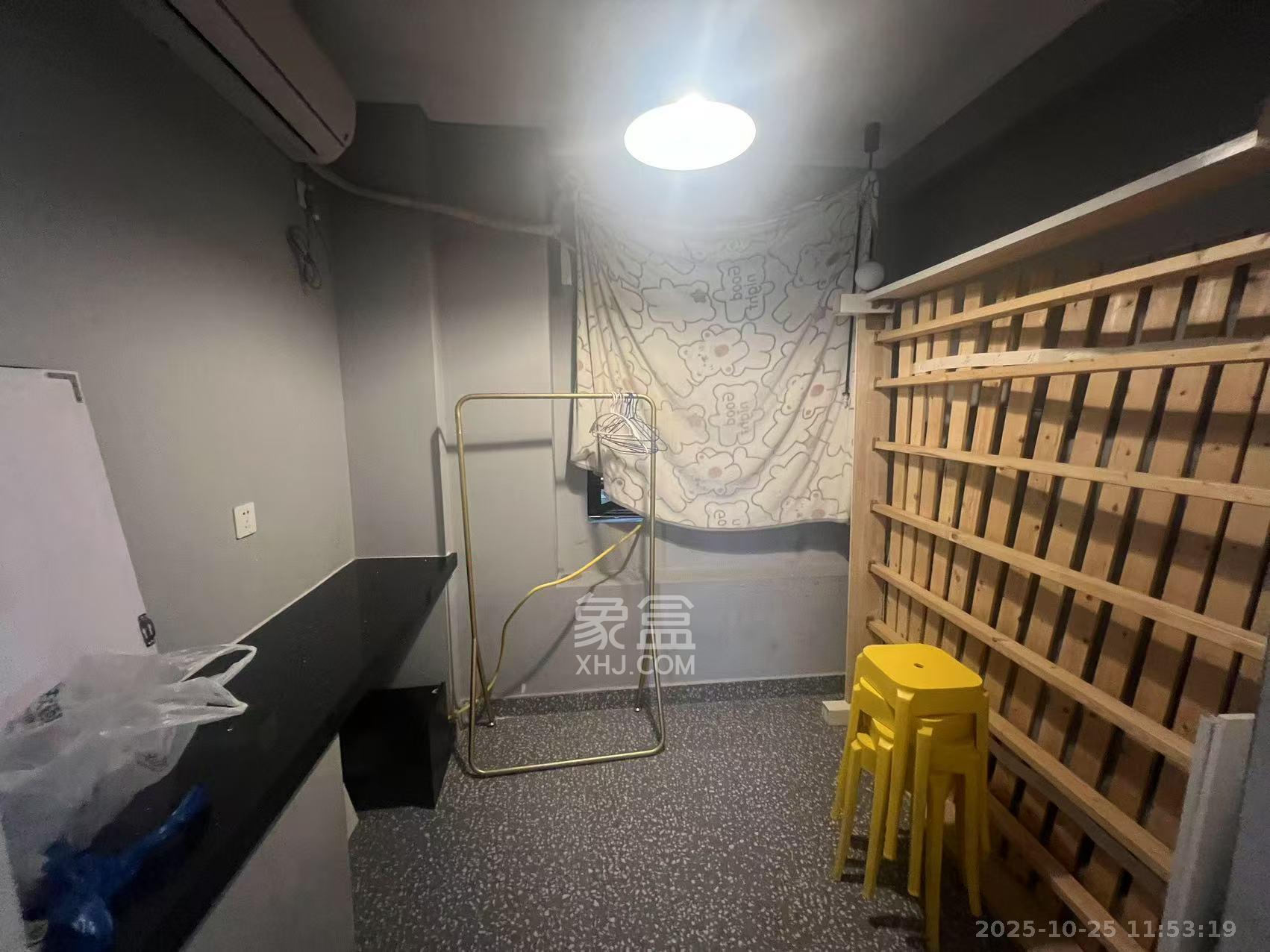 湘域城邦(湘域国际中心)  3室1厅1卫    2800.0元/月 湘域城邦(湘域国际中心)  3室1厅1卫    2800.0元/月室内图