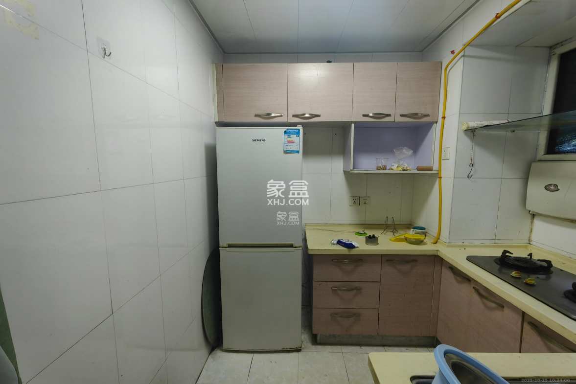 长重机械厂宿舍 2室1厅1卫 1300.0元/月 长重机械厂宿舍 2室1厅1卫 1300.0元/月室内图