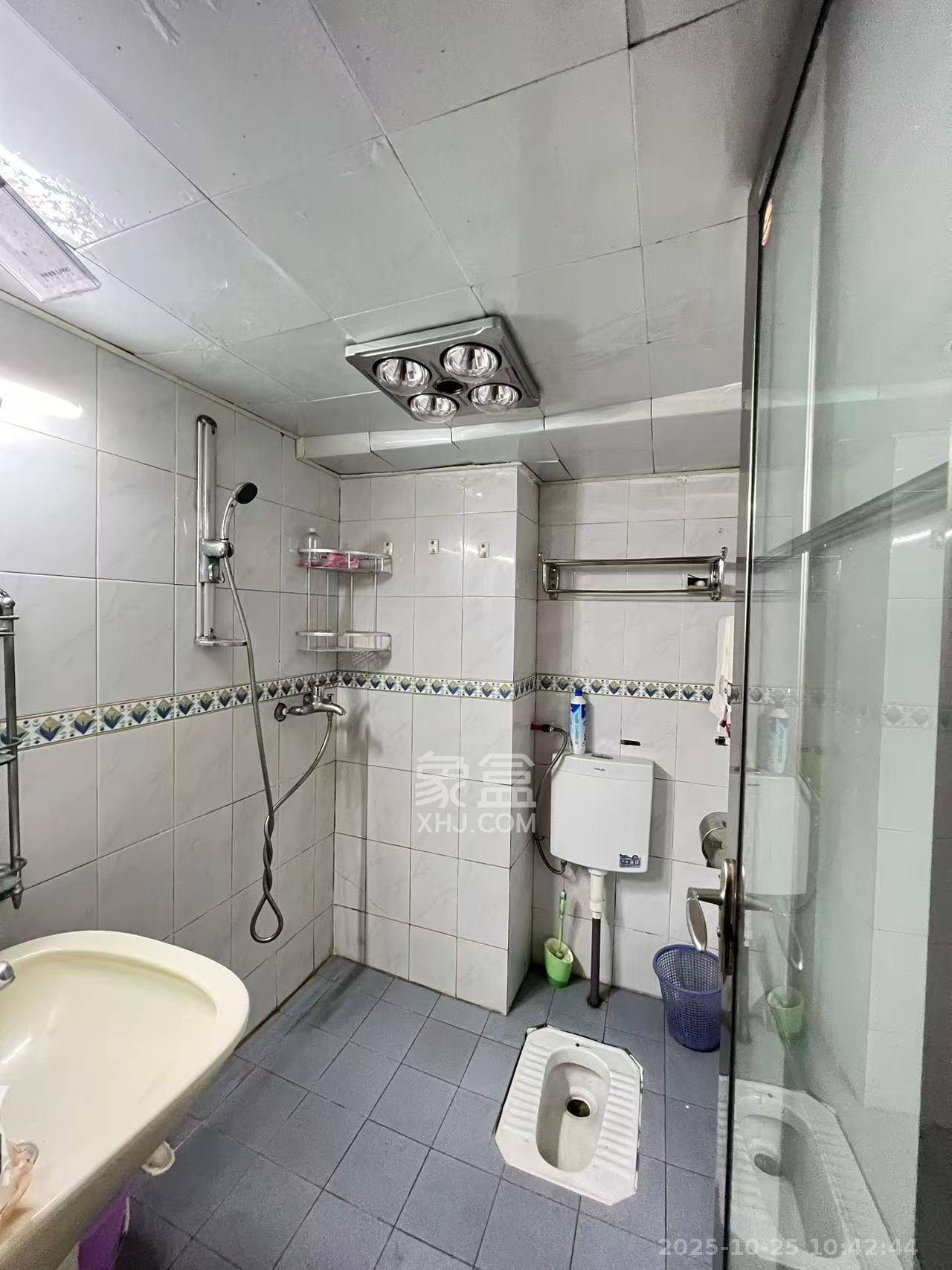 汇城花园  2室2厅2卫    2200.0元/月 汇城花园  2室2厅2卫    2200.0元/月室内图