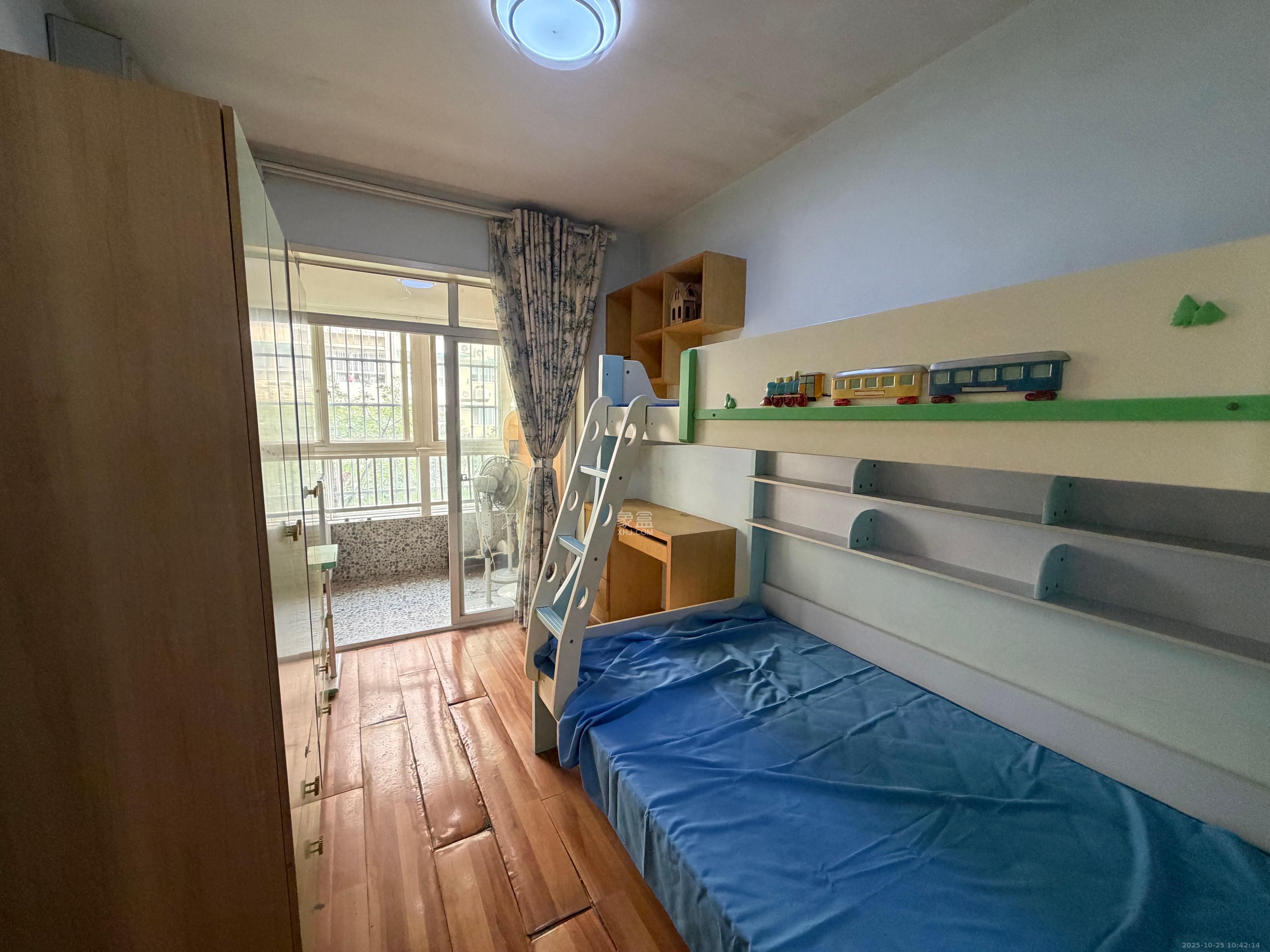 四季美景三期（四季美景水木轩）  1室2厅1卫    2000.0元/月室内图