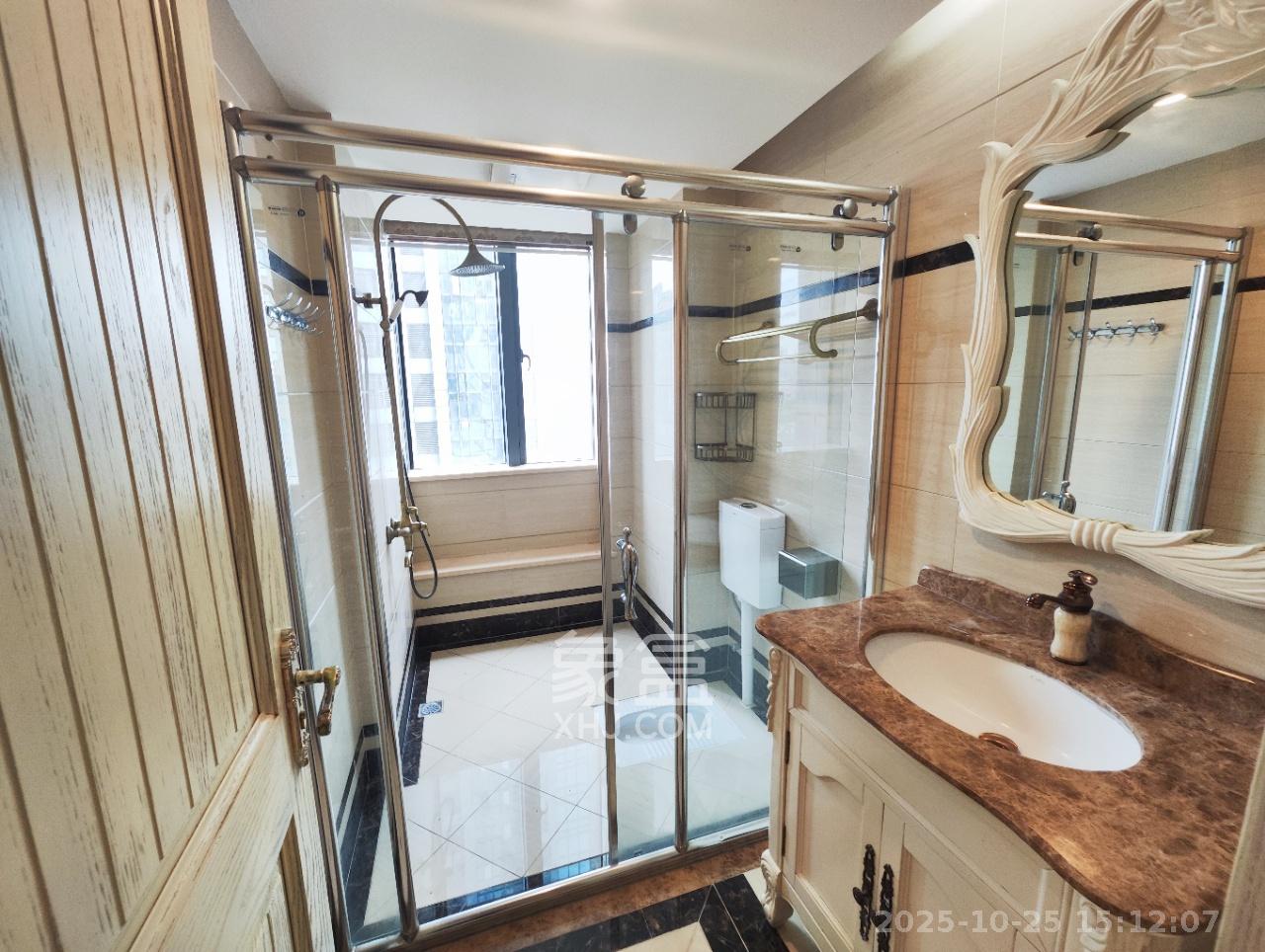 保利国际广场  3室2厅1卫    7000.0元/月 保利国际广场  3室2厅1卫    7000.0元/月室内图