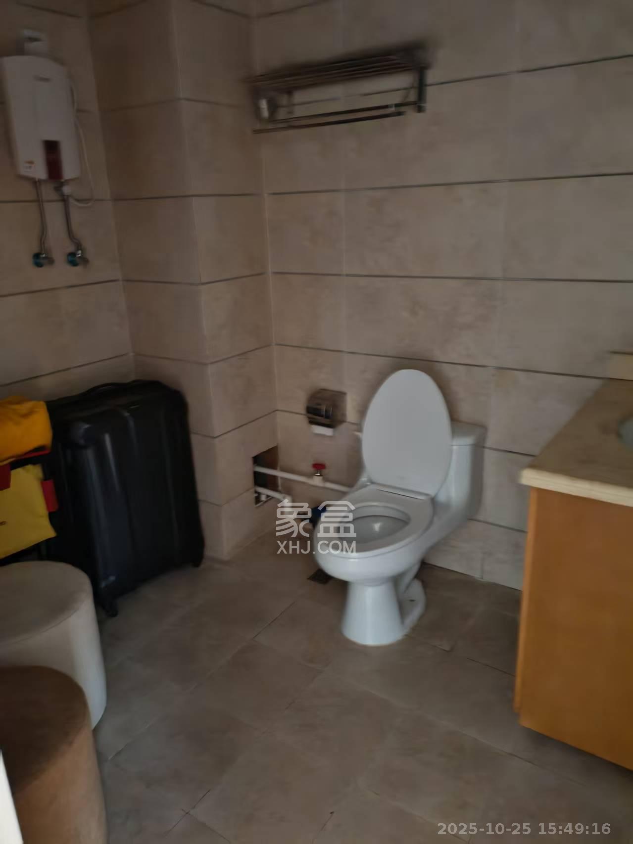 梦泽园  3室2厅2卫    3600.0元/月室内图