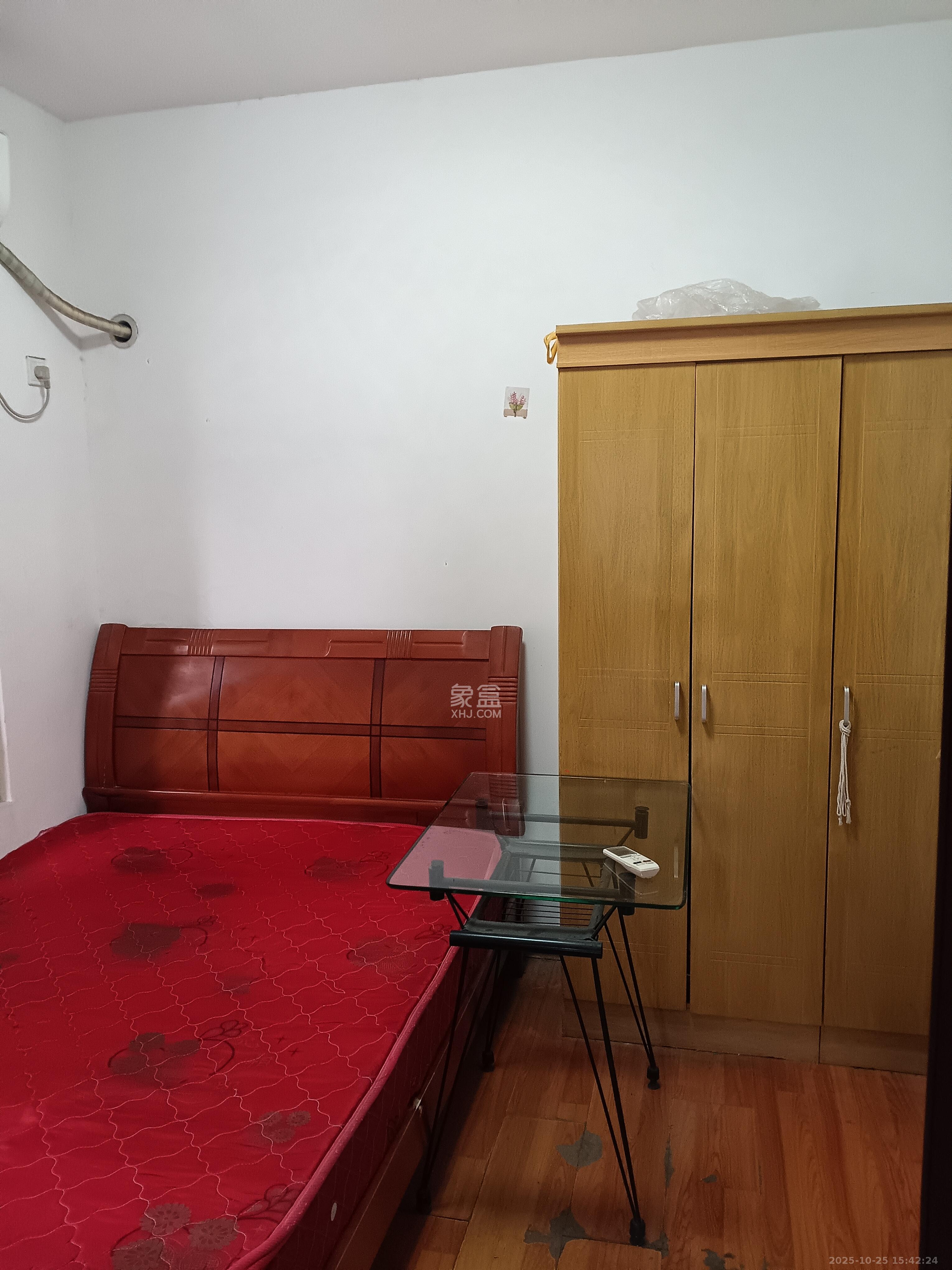 金麓西岸和苑  2室2厅1卫    1800.0元/月 金麓西岸和苑  2室2厅1卫    1800.0元/月室内图