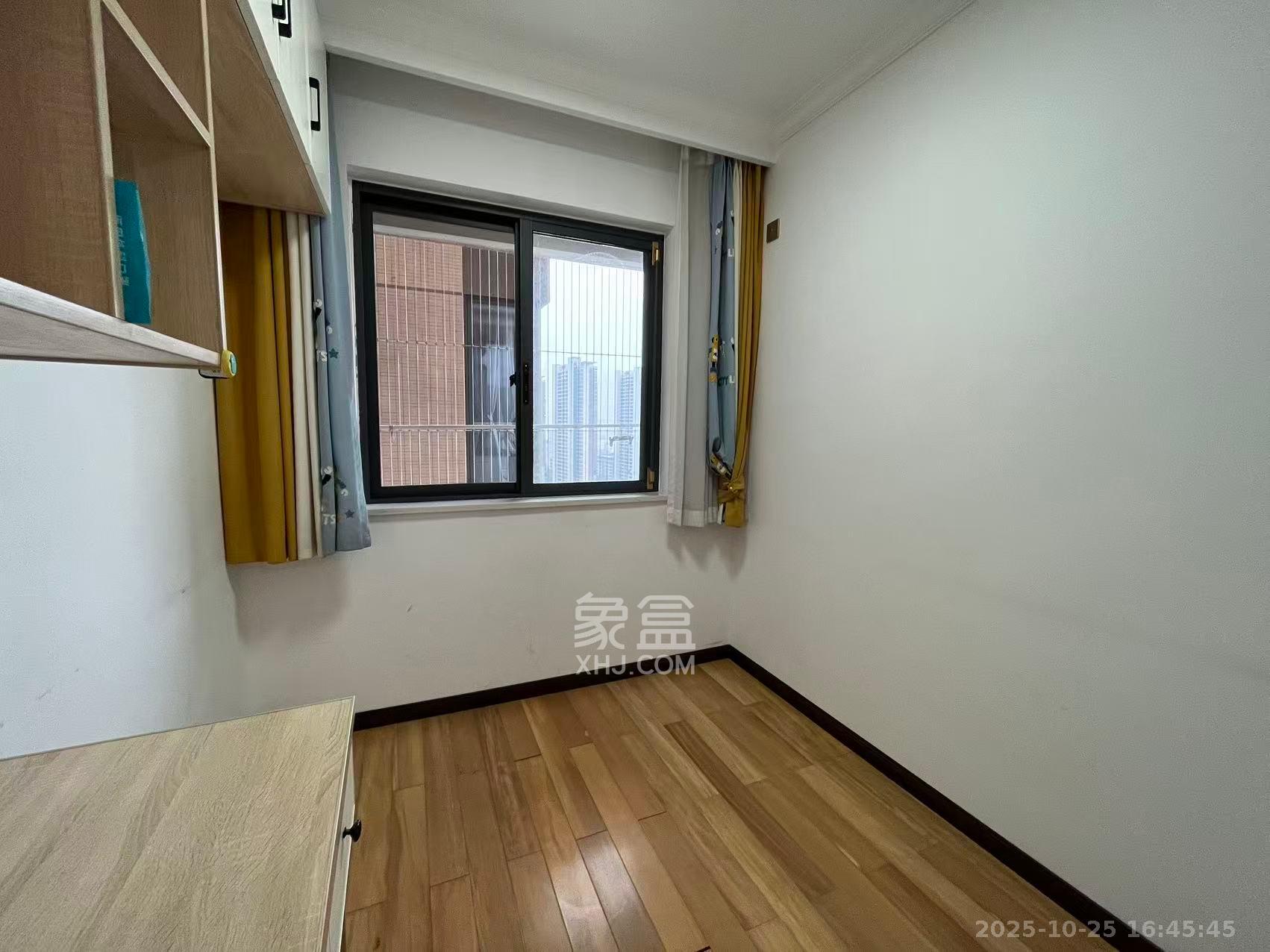 长房云时代  3室2厅1卫    2500.0元/月 长房云时代  3室2厅1卫    2500.0元/月室内图