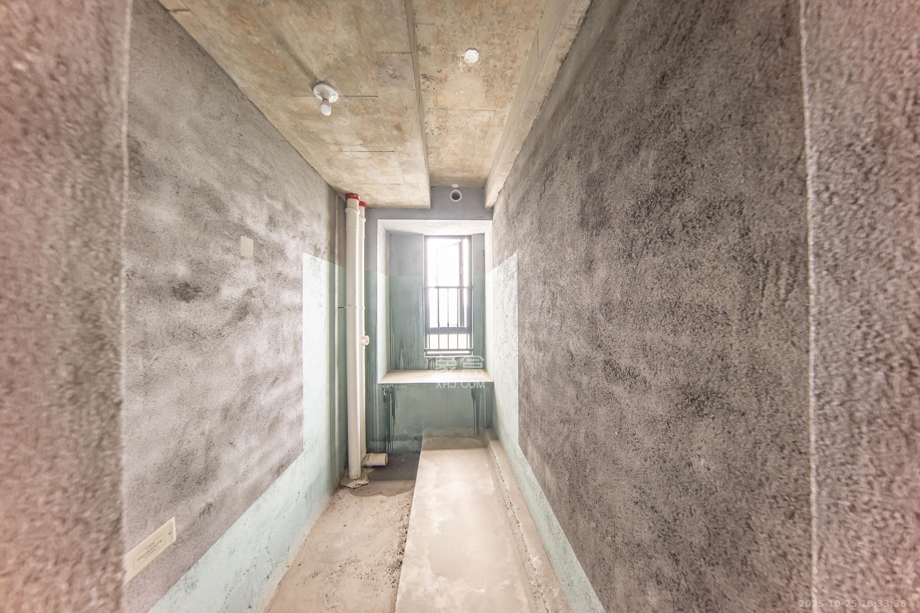 金茂长沙国际社区  2室2厅2卫    120.0万卫生间