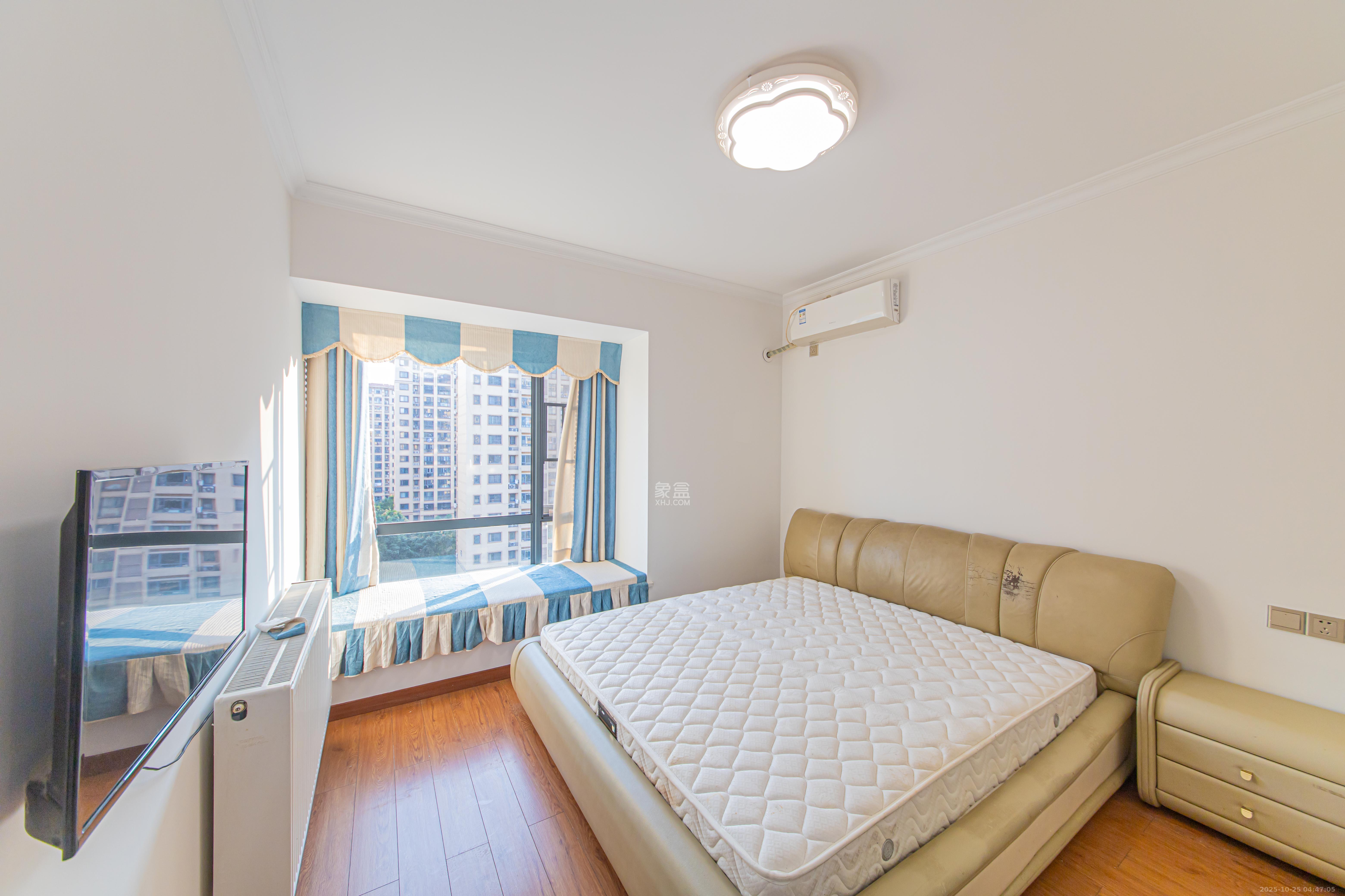 中建芙蓉嘉苑 4室2厅2卫 116.8万 中建芙蓉嘉苑 4室2厅2卫 116.8万卧室