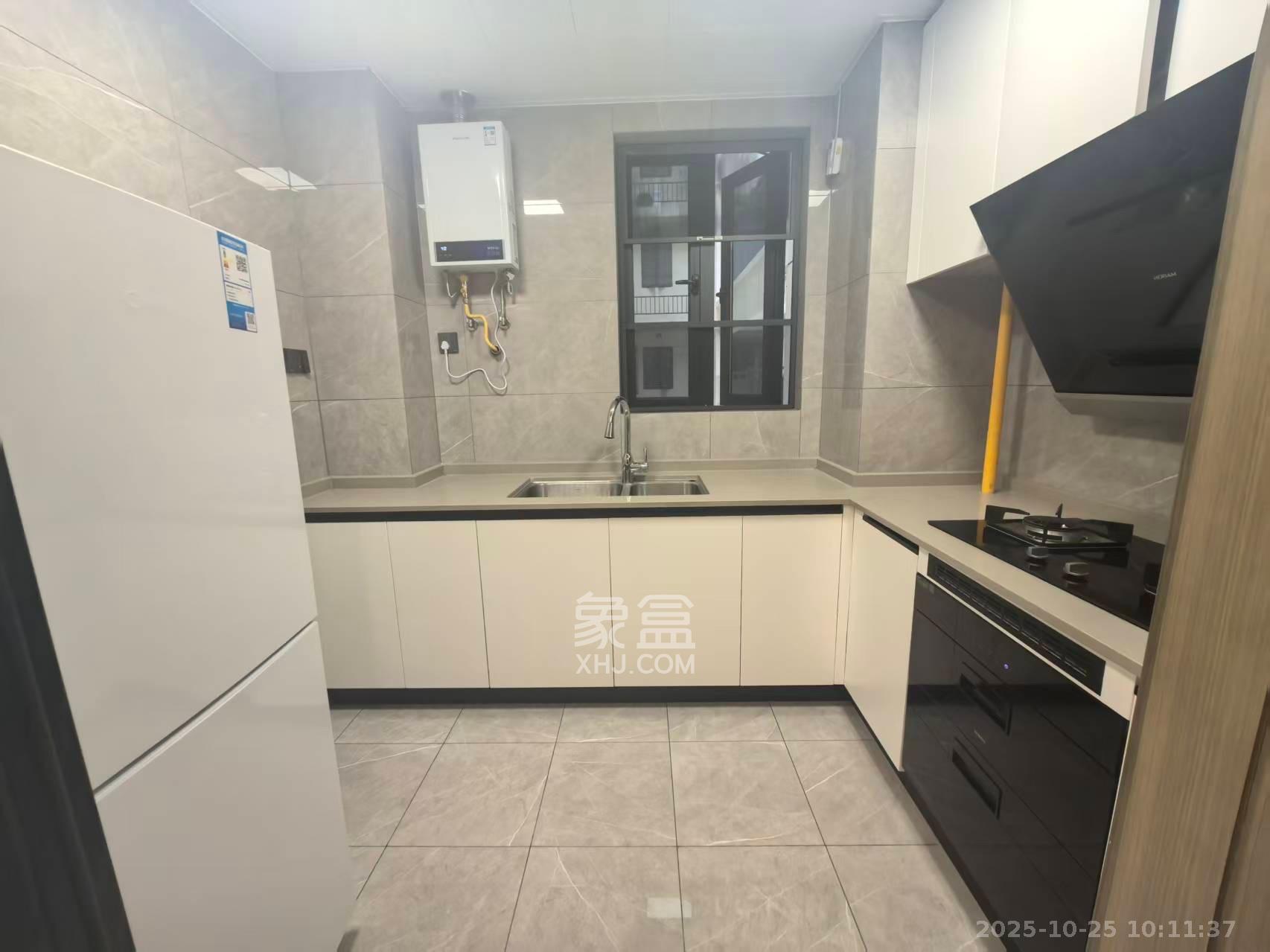 长房悦香山  3室2厅2卫    3200.0元/月室内图