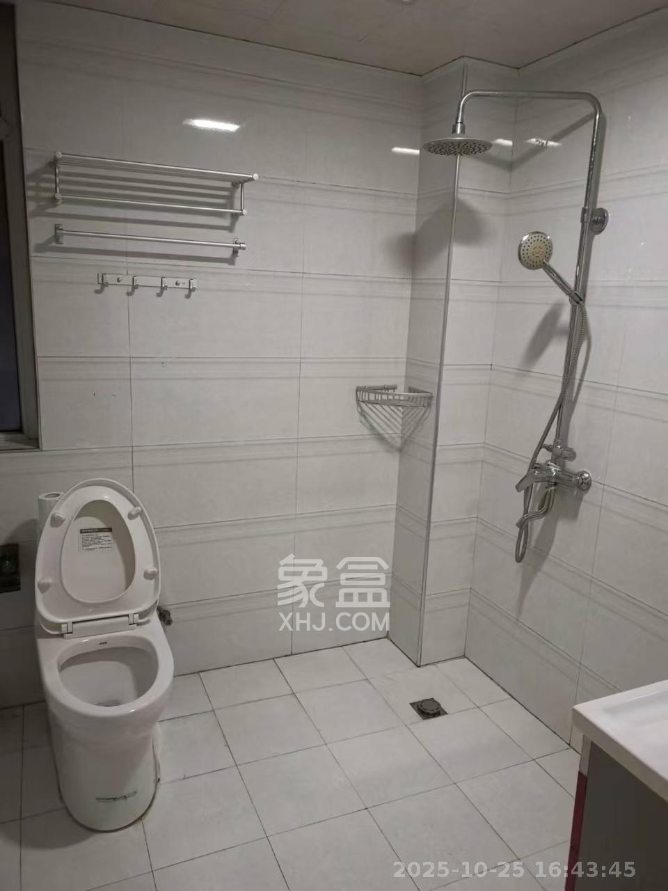 中房F联邦  3室2厅2卫    2800.0元/月 中房F联邦  3室2厅2卫    2800.0元/月室内图