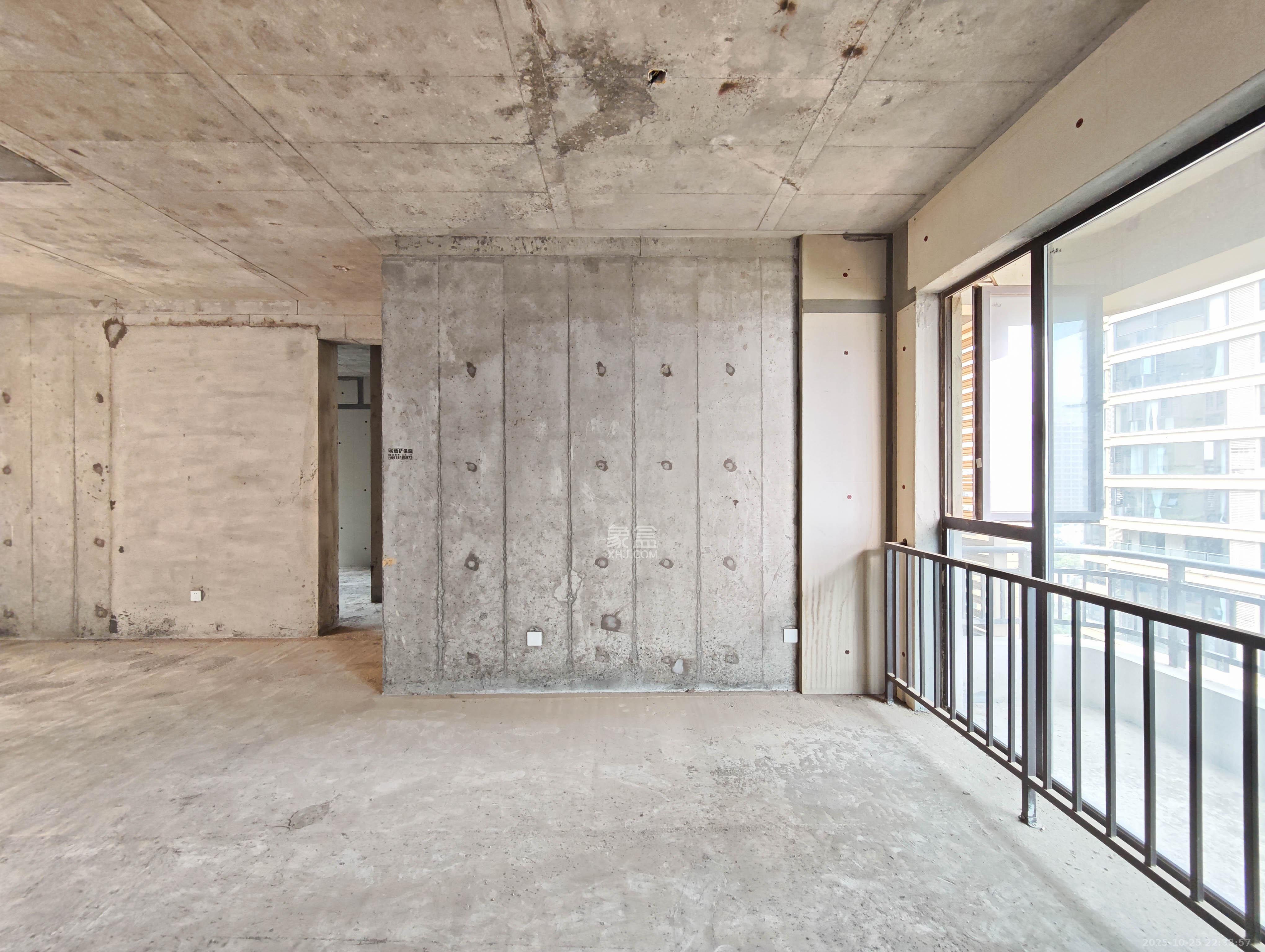 会展三润城  4室2厅2卫    85.8万其他