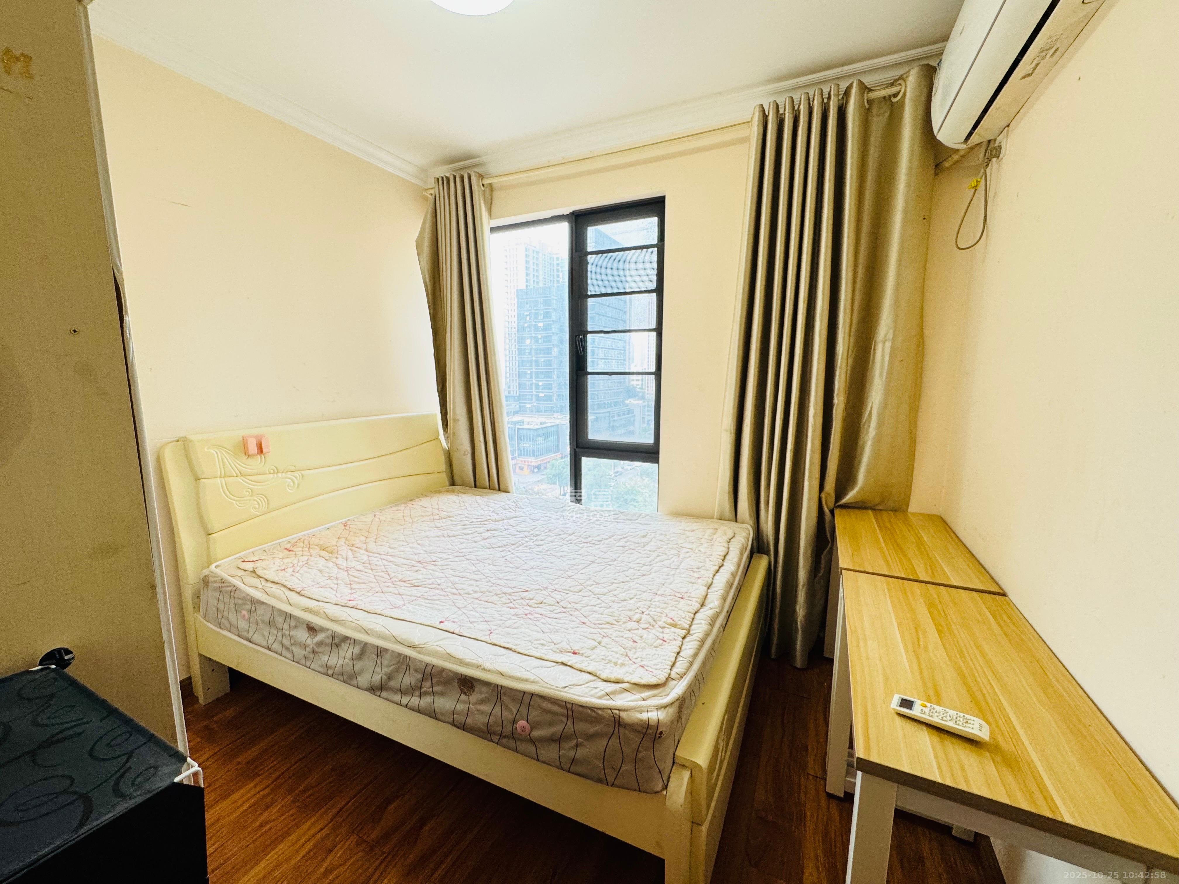 协信星澜汇  3室2厅1卫    2500.0元/月室内图