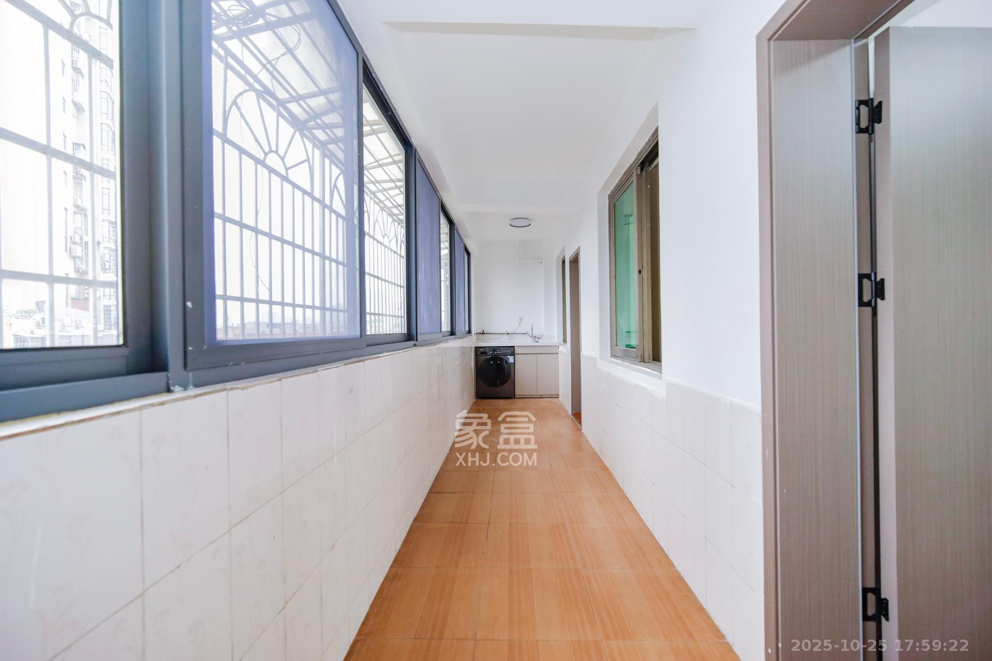 铁四院  3室2厅1卫    88.0万阳台