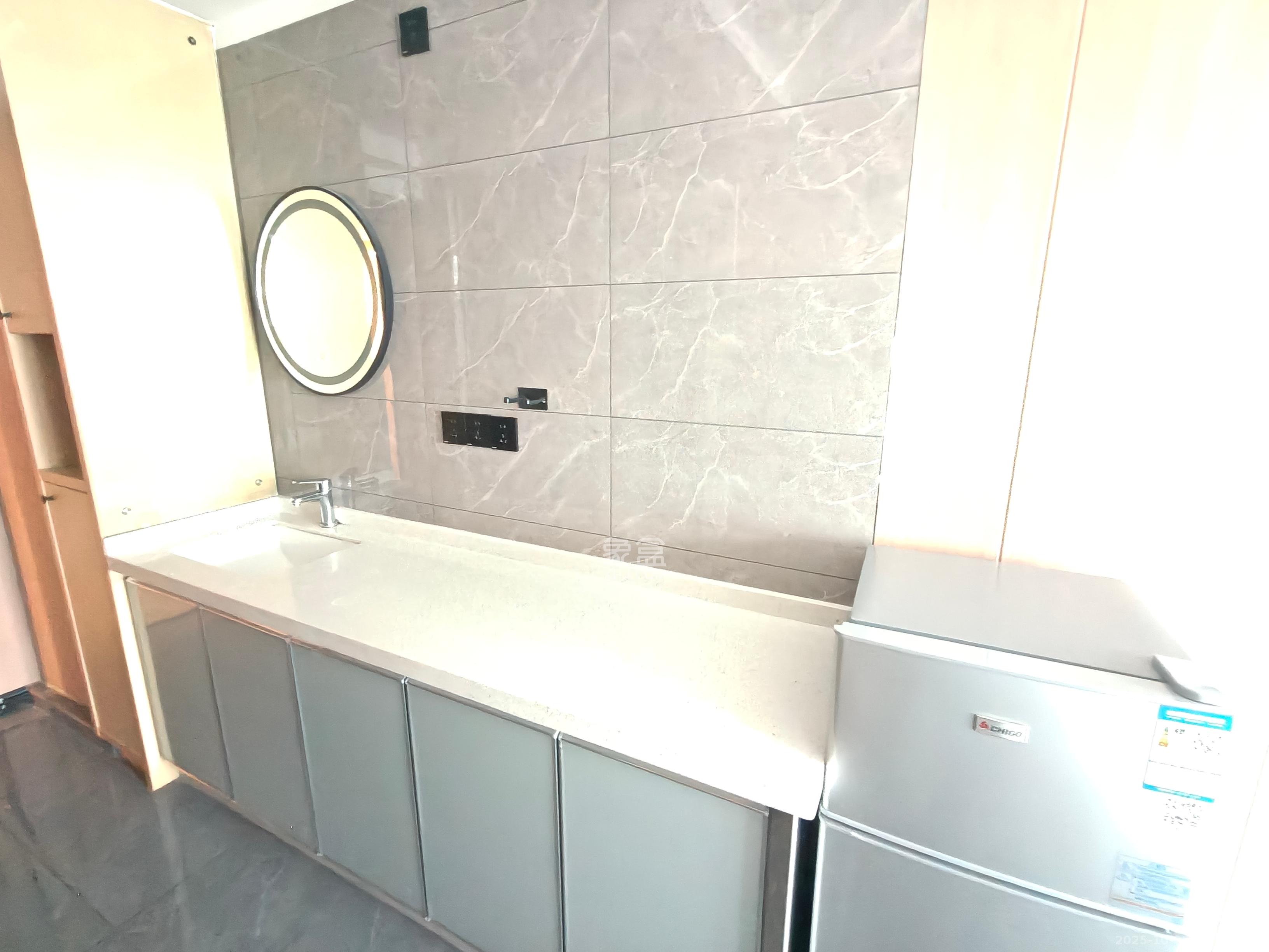 保利中环广场(保利中悦苑)  1室1厅1卫    1600.0元/月 保利中环广场(保利中悦苑)  1室1厅1卫    1600.0元/月室内图