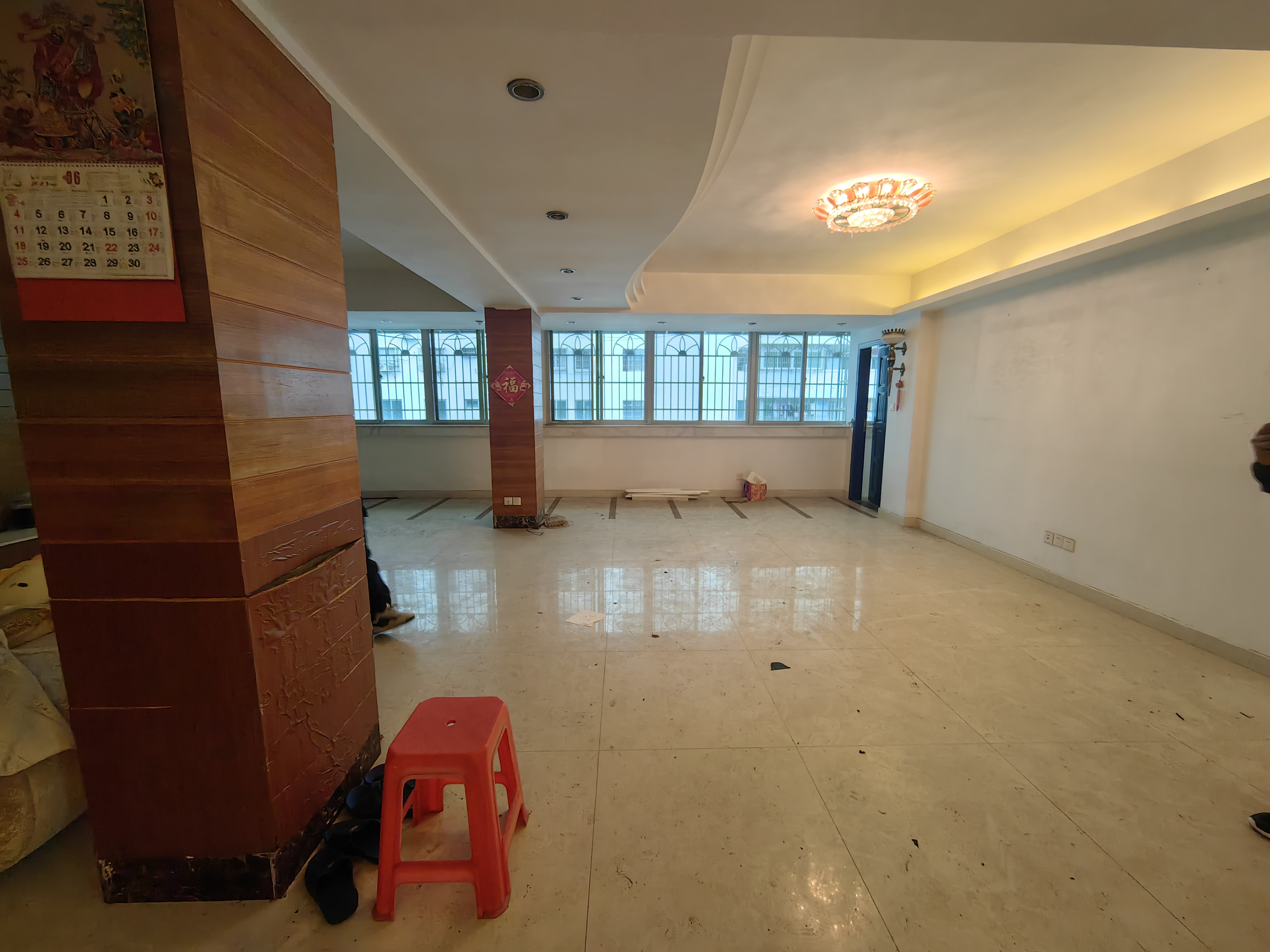 凯建公寓  3室2厅1卫    150.0万 凯建公寓  3室2厅1卫    150.0万客厅