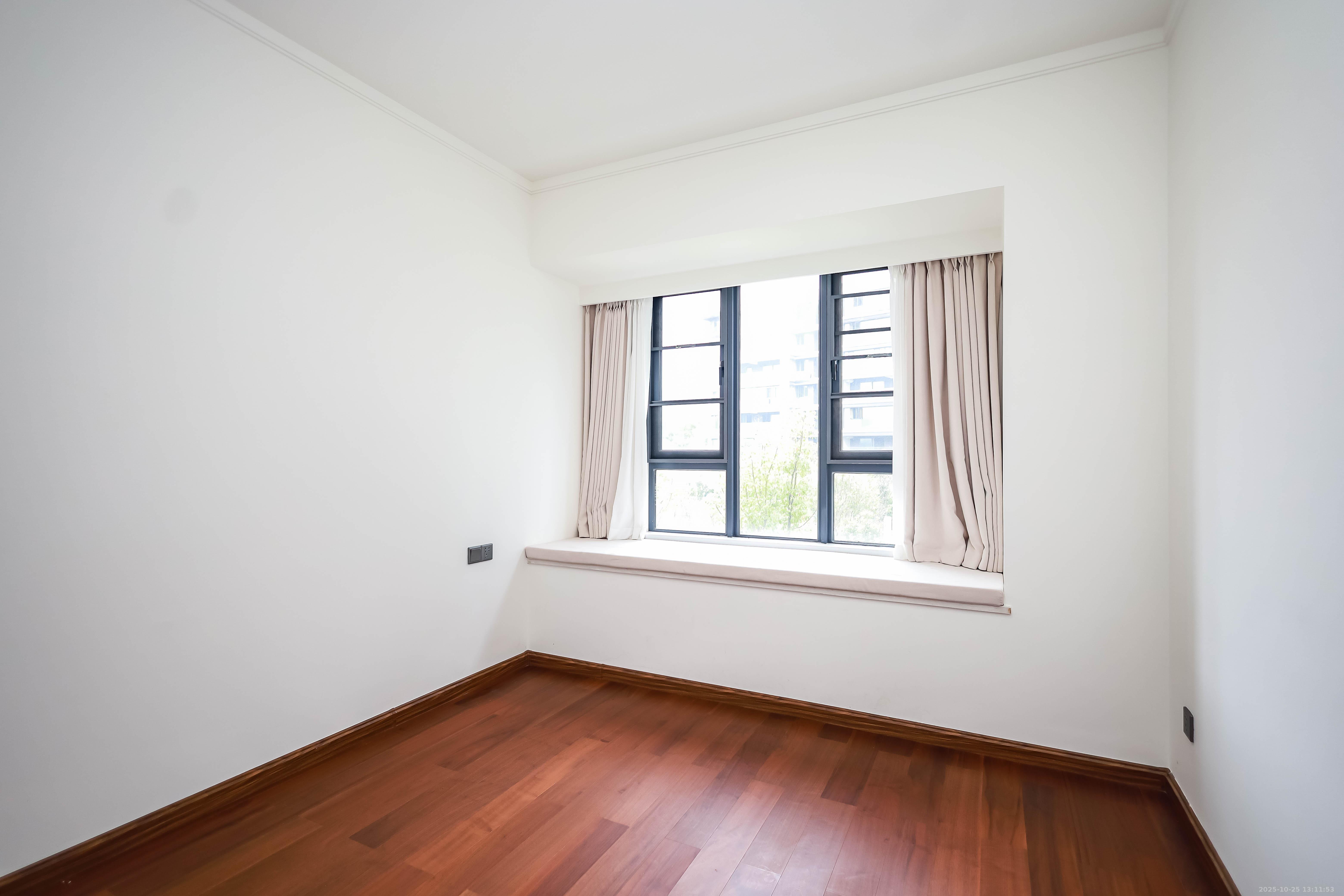 招商雍山湖 4室2厅2卫 238.0万 招商雍山湖 4室2厅2卫 238.0万卧室