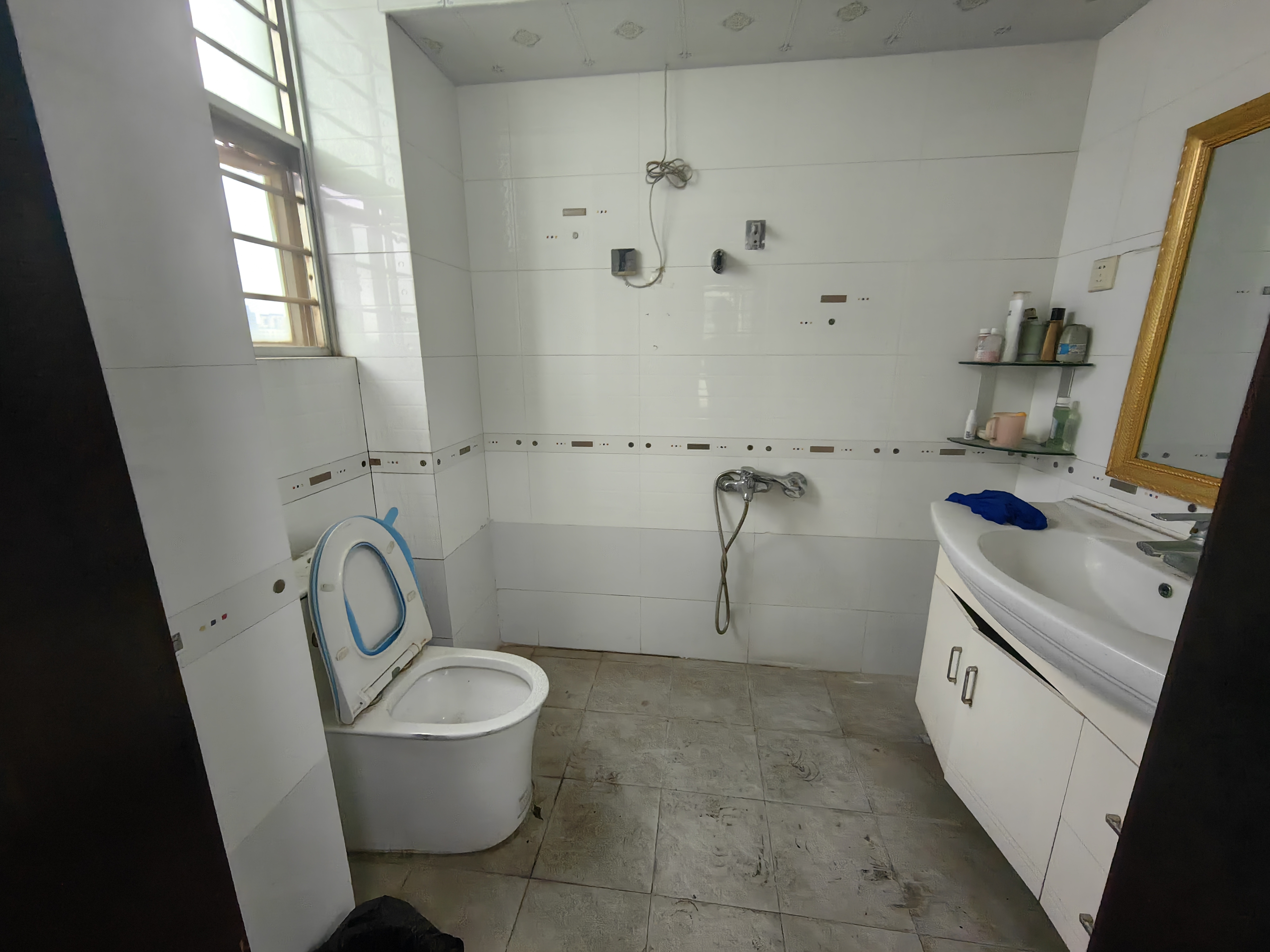 凯建公寓  3室2厅1卫    150.0万 凯建公寓  3室2厅1卫    150.0万客厅