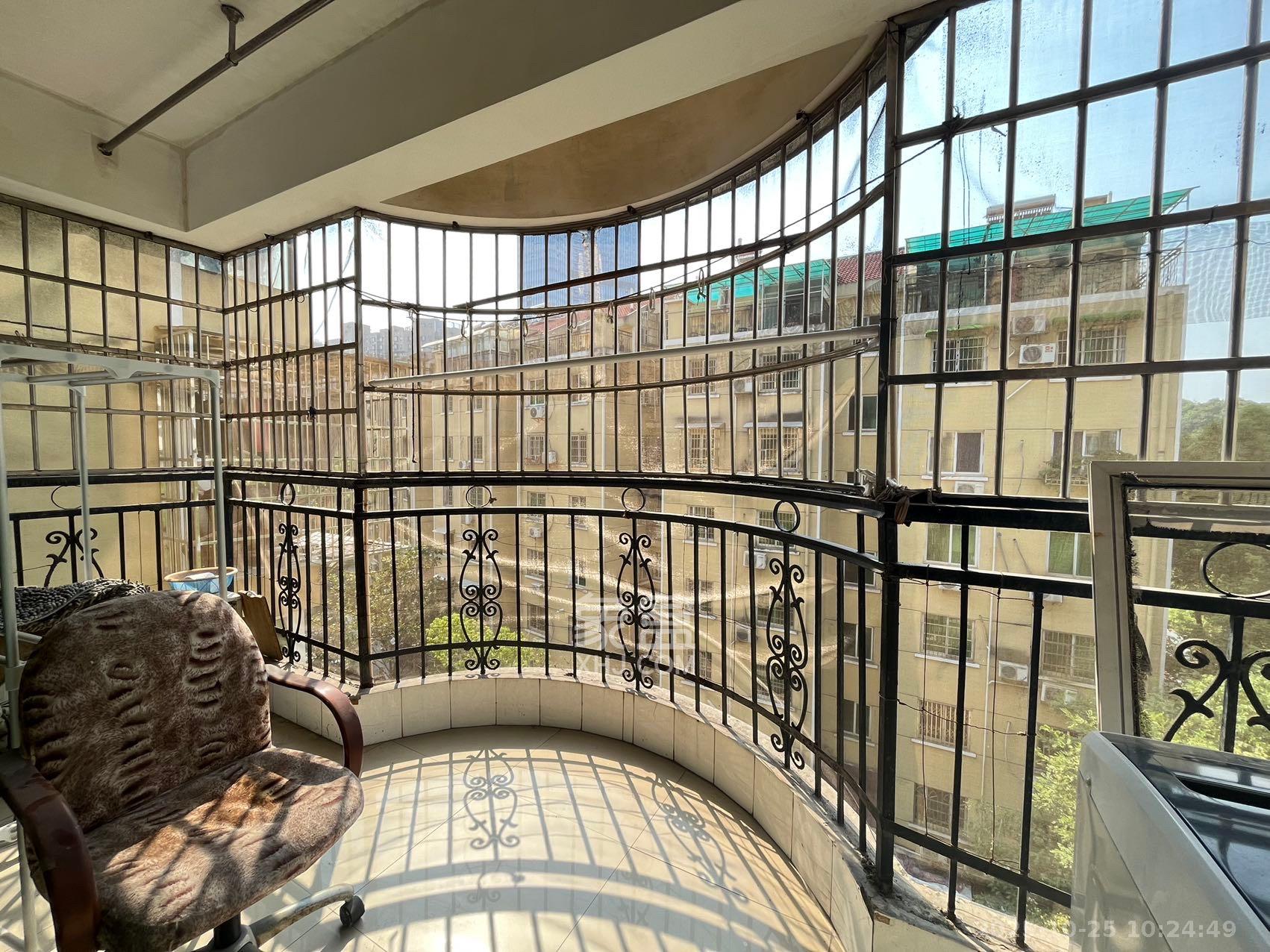 恩瑞麓山名园（龙王港小区）  2室2厅1卫    2000.0元/月室内图