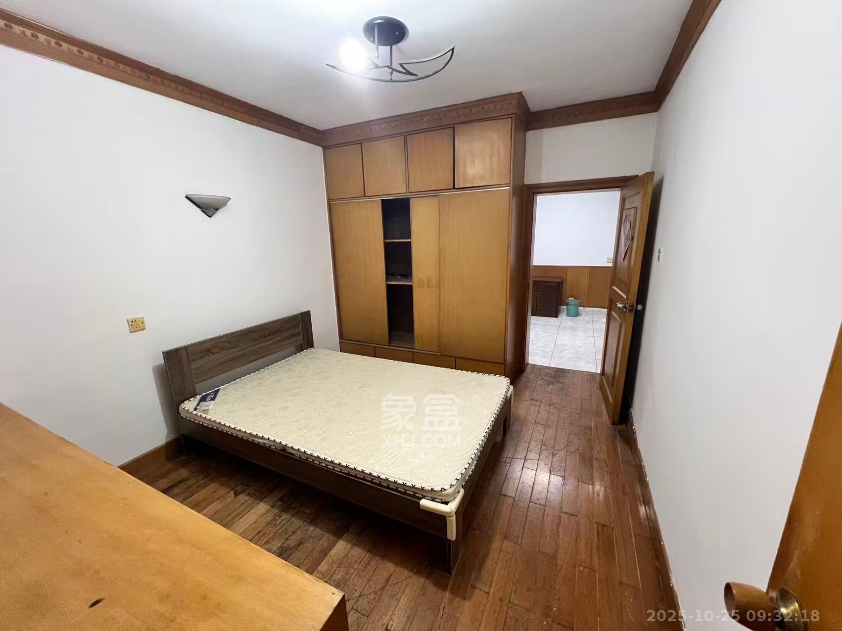 砂子塘长沙电机厂宿舍  1室0厅0卫    1300.0元/月 砂子塘长沙电机厂宿舍  1室0厅0卫    1300.0元/月室内图