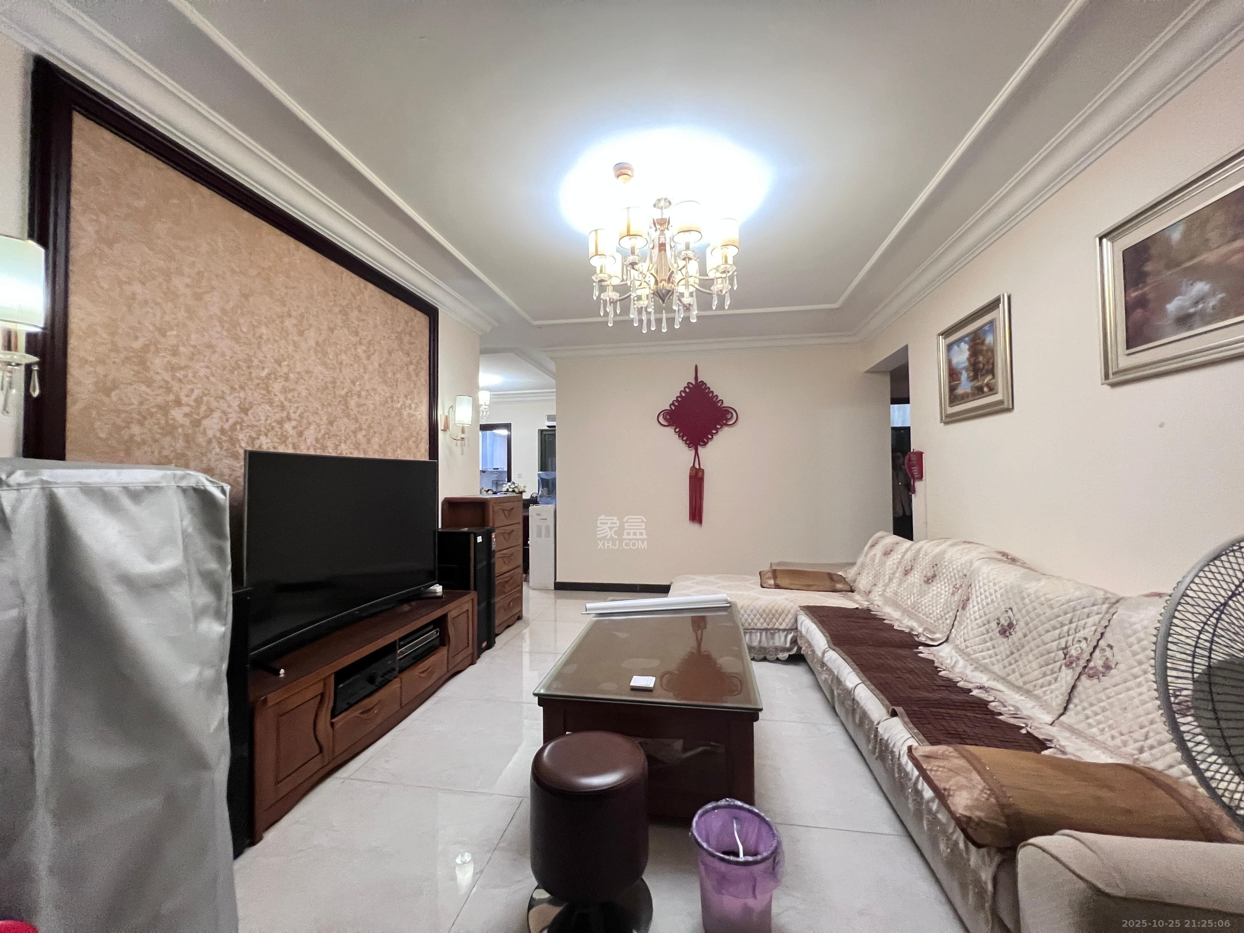 恒大国际广场  3室2厅2卫    2850.0元/月 恒大国际广场  3室2厅2卫    2850.0元/月室内图