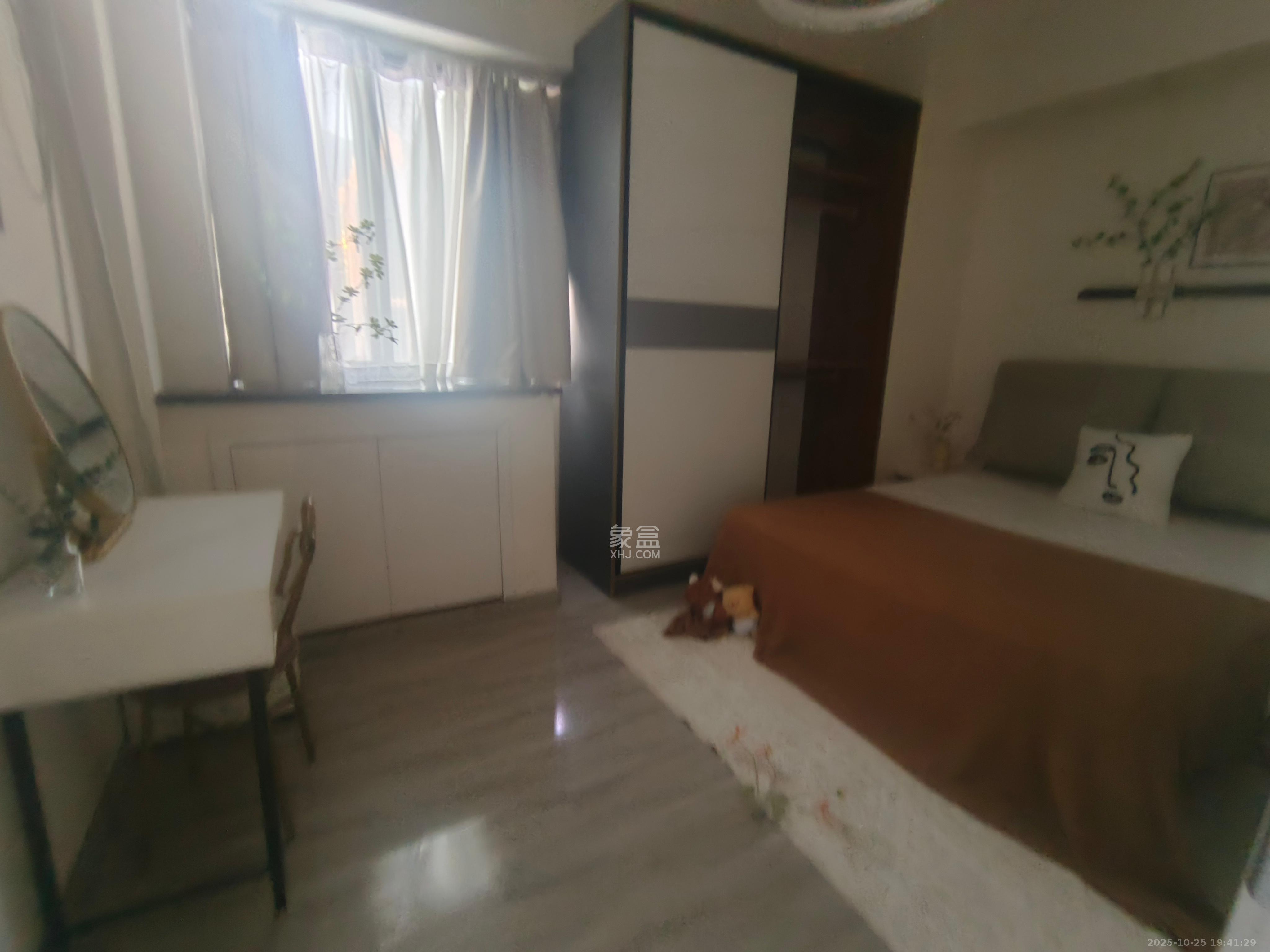 上城星座  1室1厅1卫    2480.0元/月