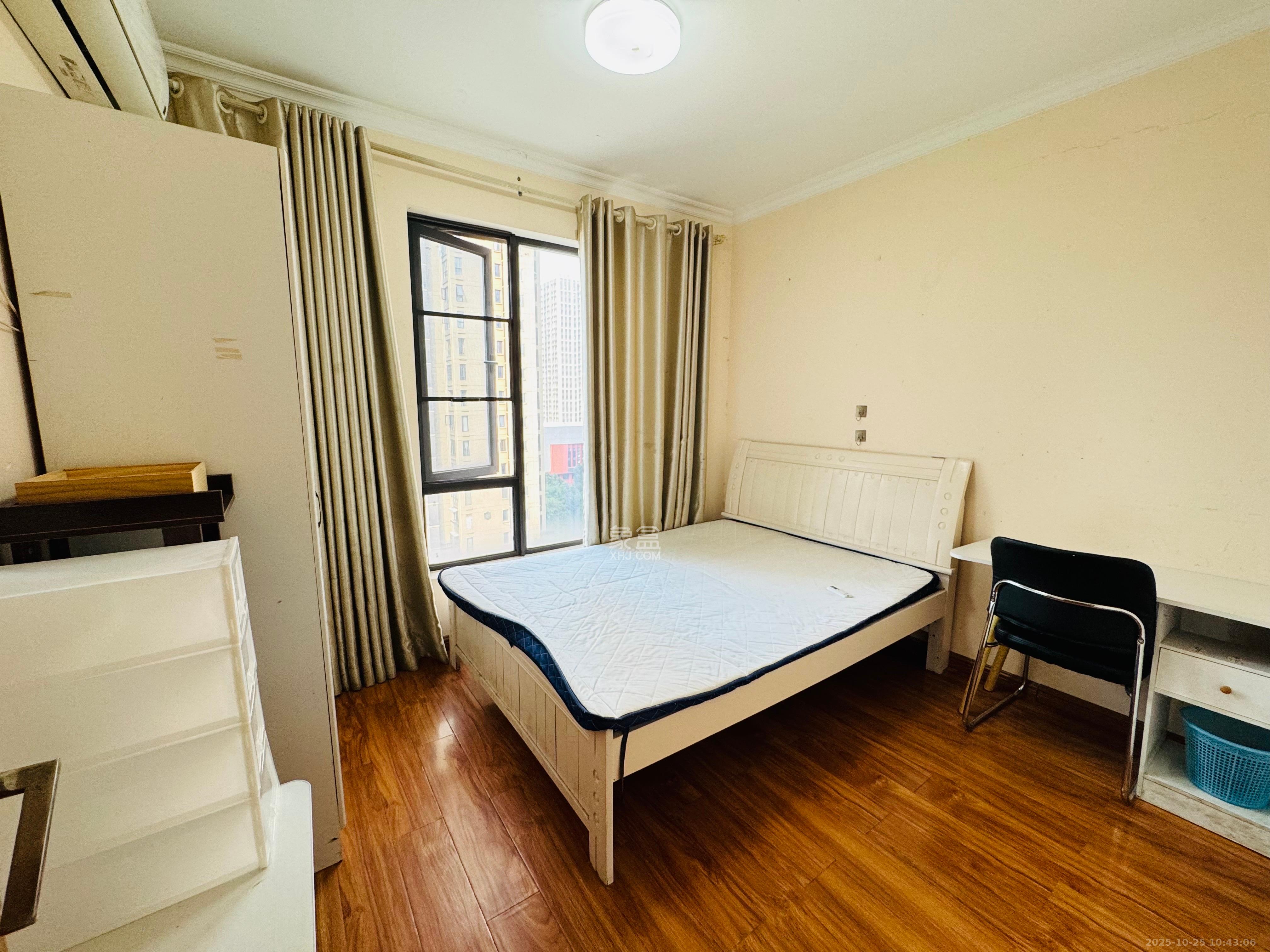 协信星澜汇  3室2厅1卫    2500.0元/月室内图