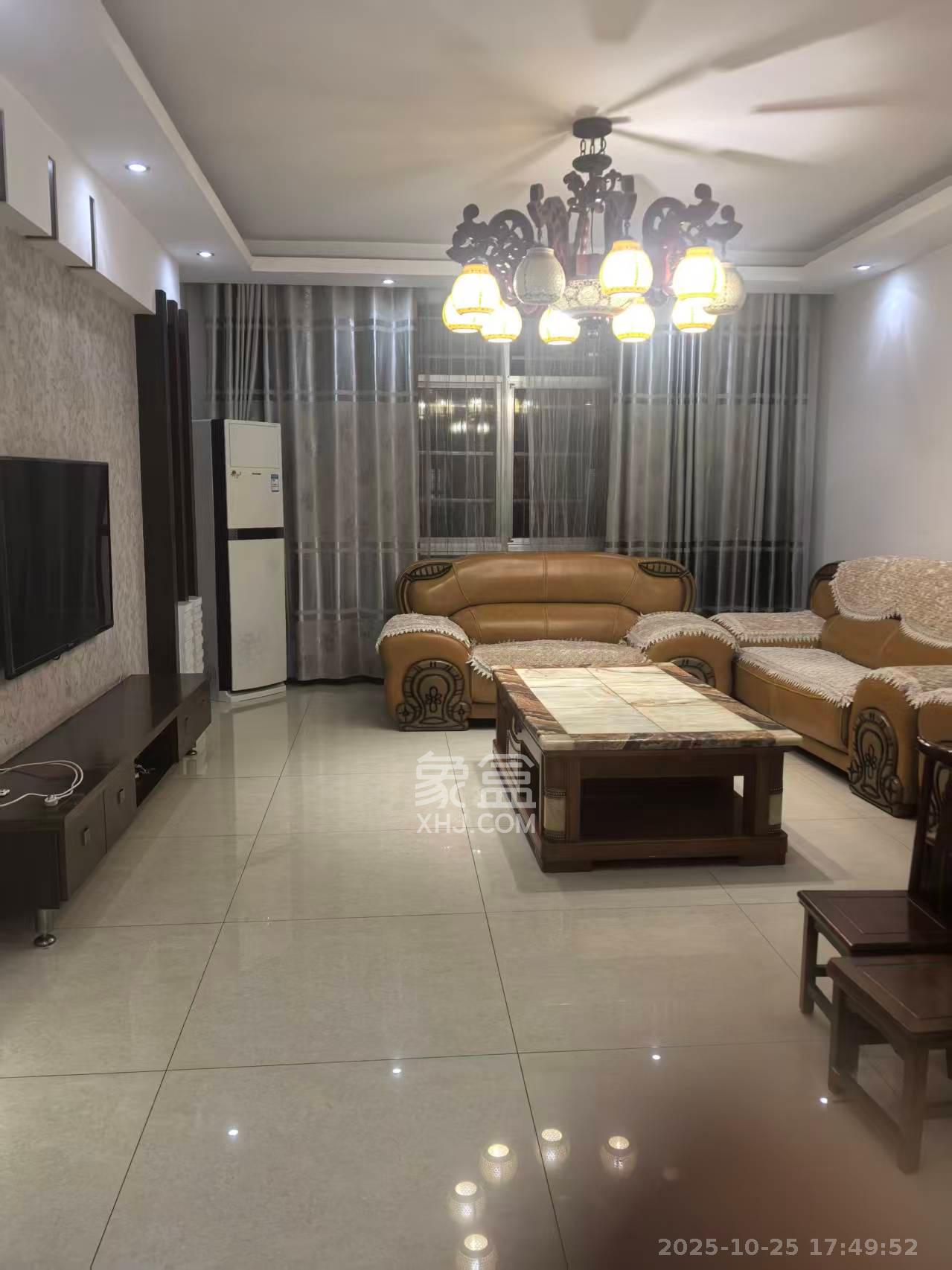 星城新宇月雅苑（月塘小区）  4室2厅2卫    2400.0元/月室内图