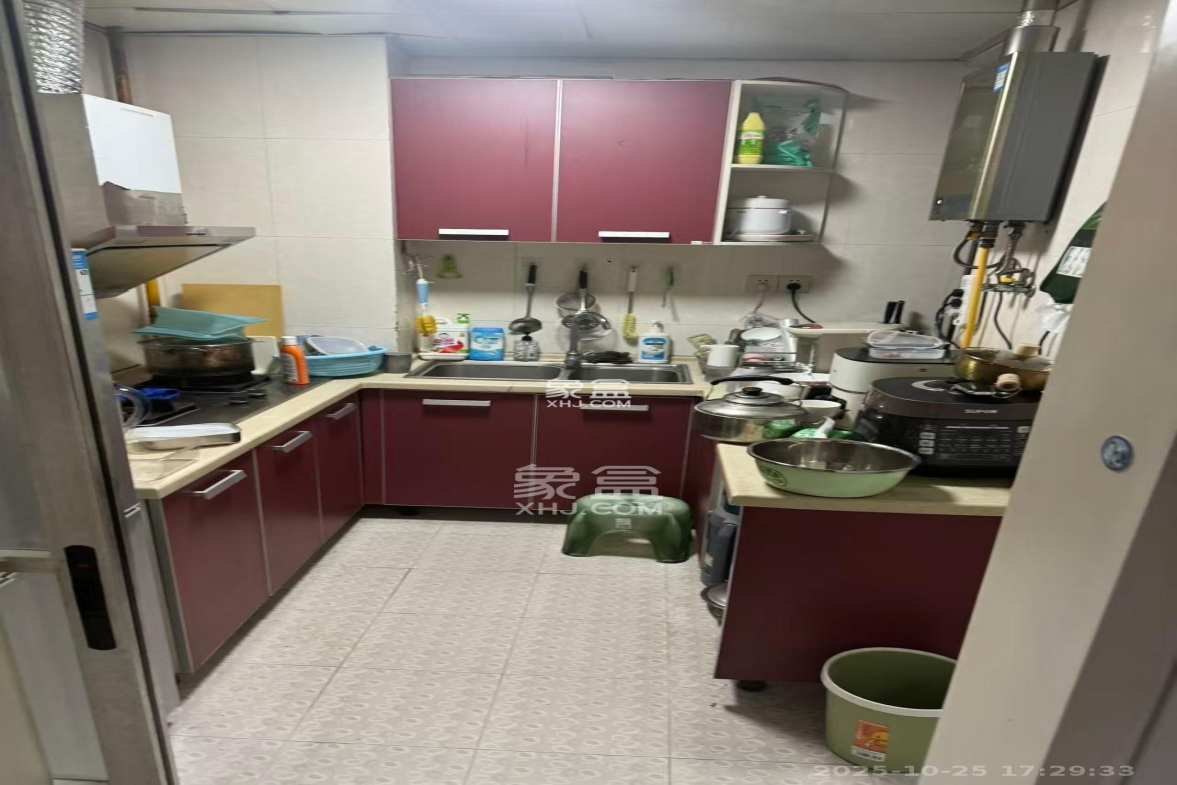 永宏佳园 3室2厅1卫 2500.0元/月 永宏佳园 3室2厅1卫 2500.0元/月室内图